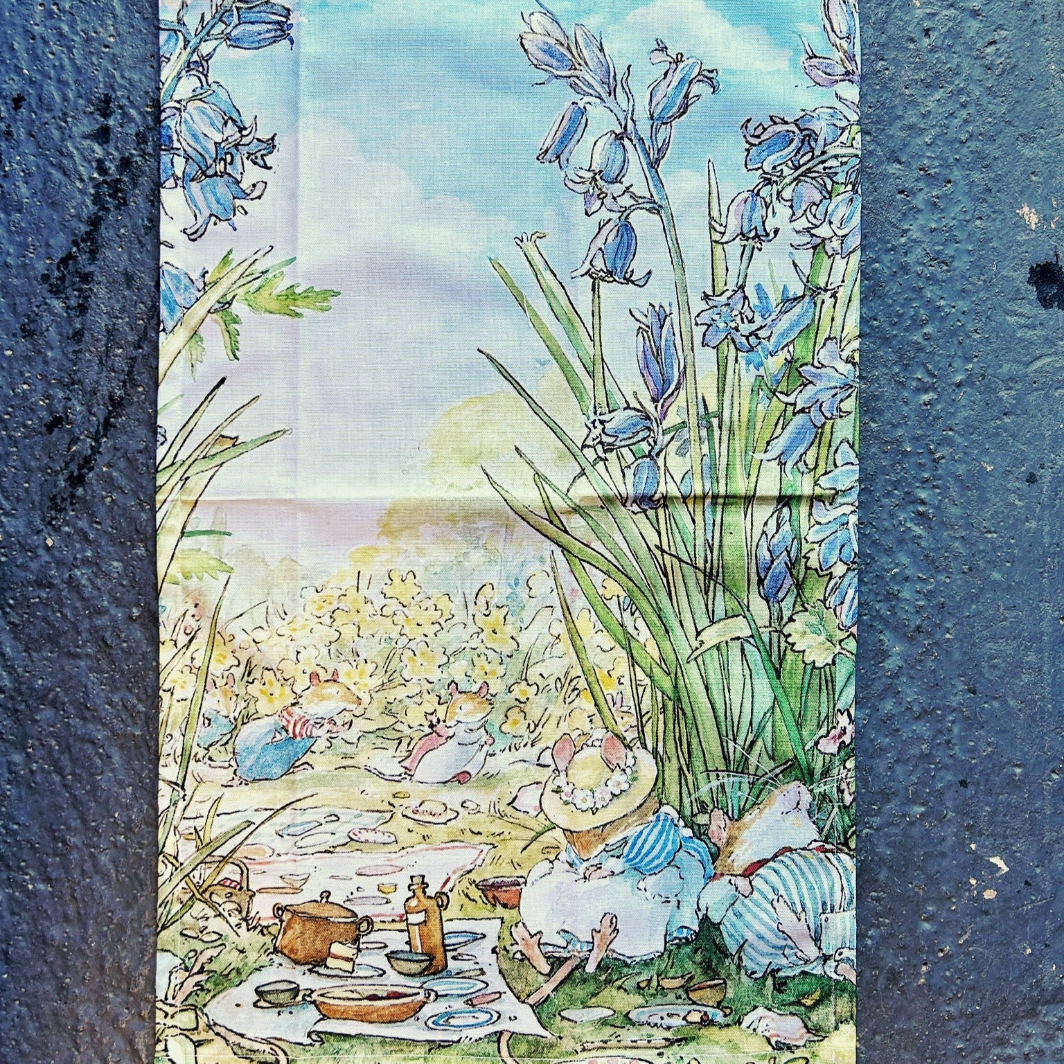 Spring Bramley Hedge | Tea towel