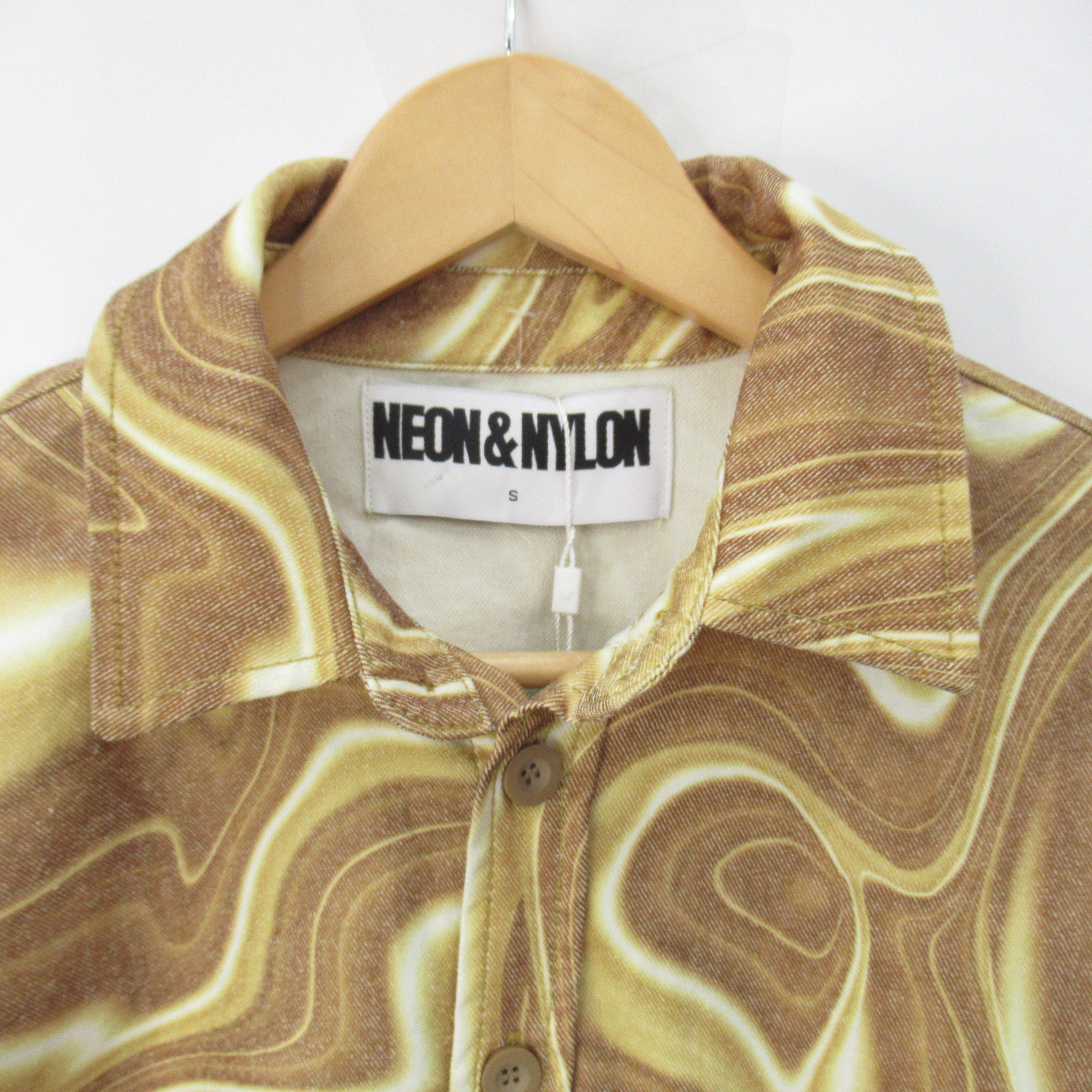 collar image for Neon & Nylon Shirt Vintage Small Multicoloured Menswear | Pre-loved