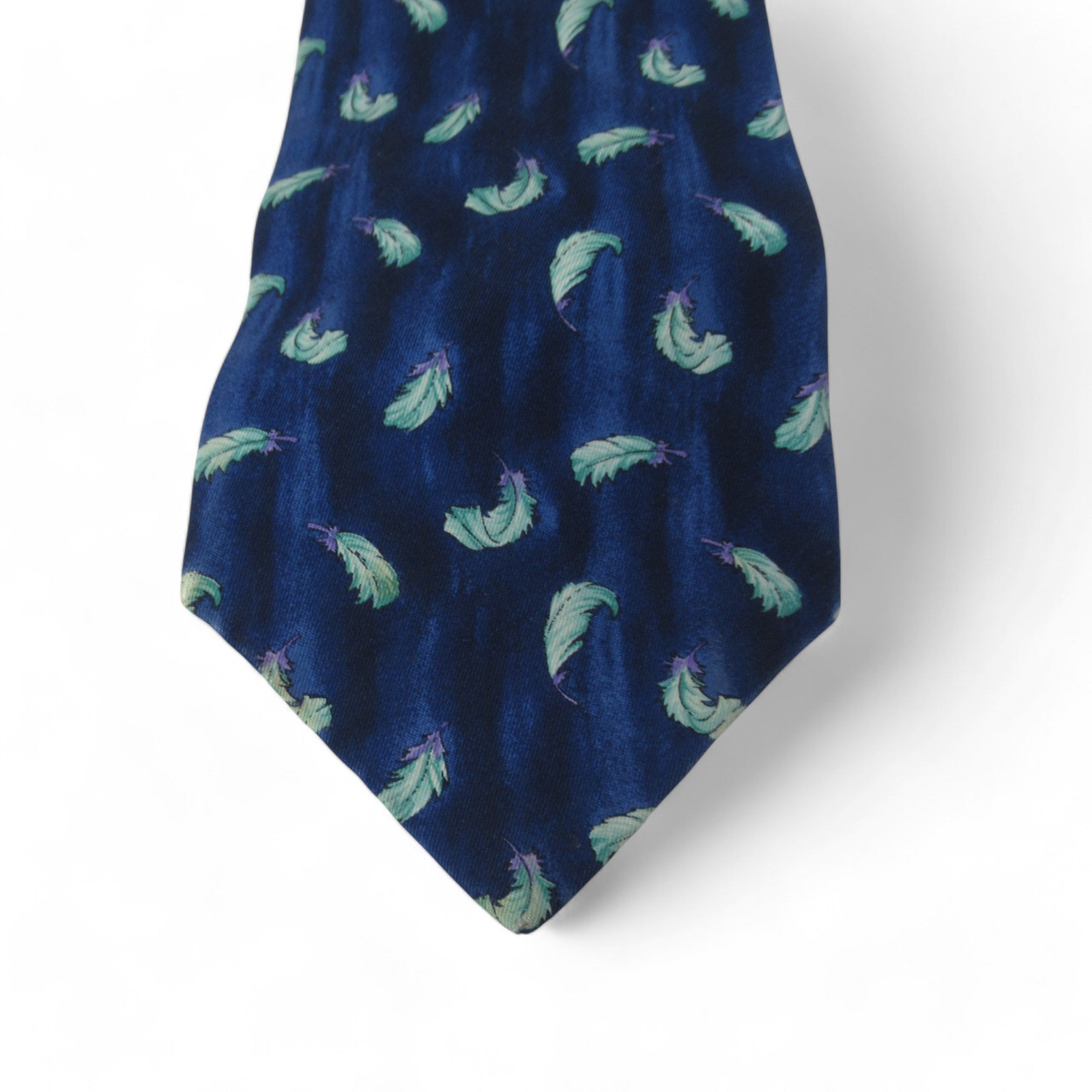 close up image for Thomas Pink Vintage Tie Blue Feather Silk Menswear | Preloved