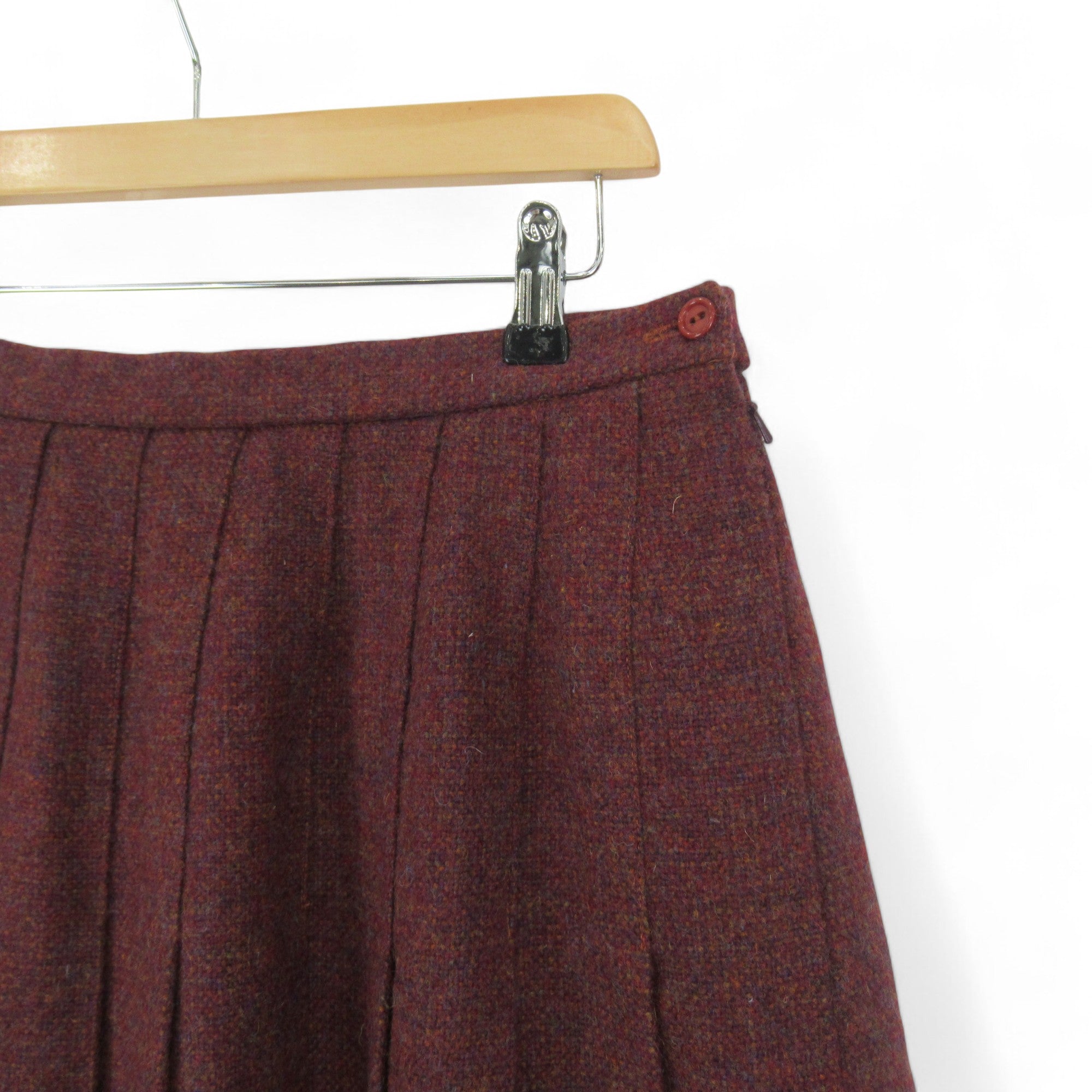 close up image for Pitochry UK 16 Red Shetland Wool Vintage Skirt Womenswear | Preloved