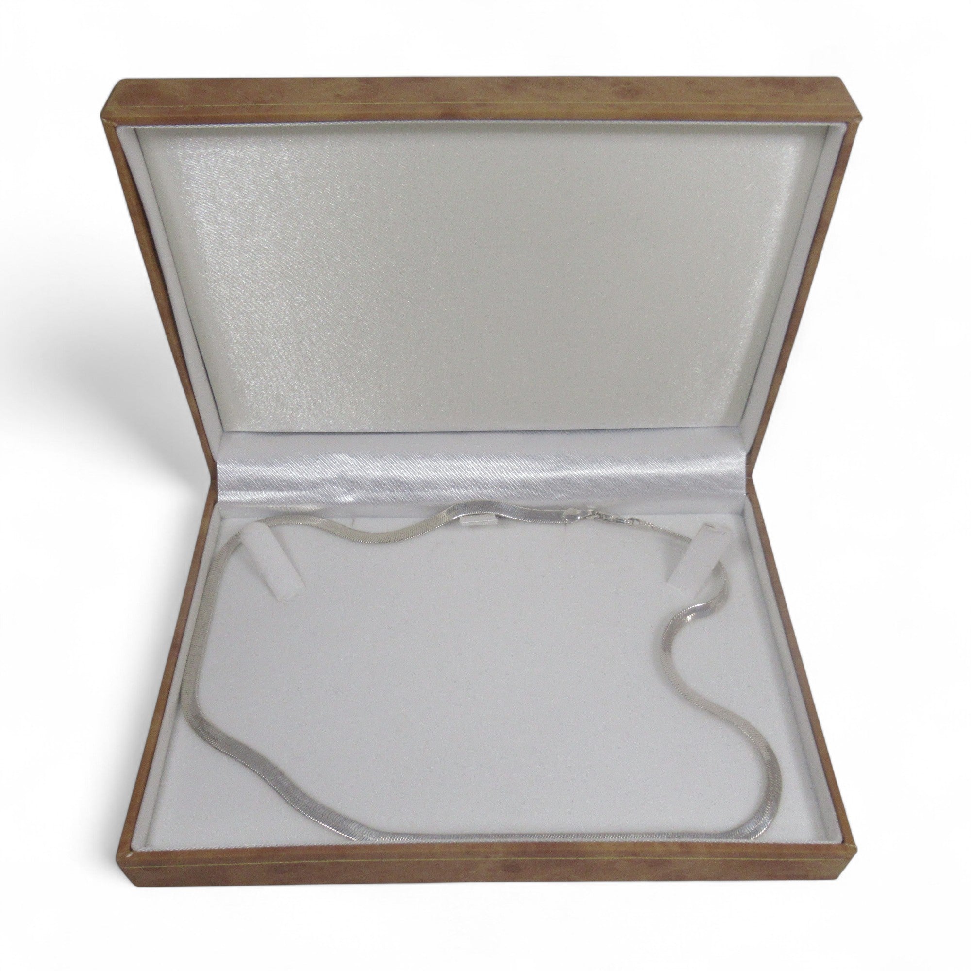 18ct White Gold Necklace 8.6g Stamped 750 Vintage | Preloved