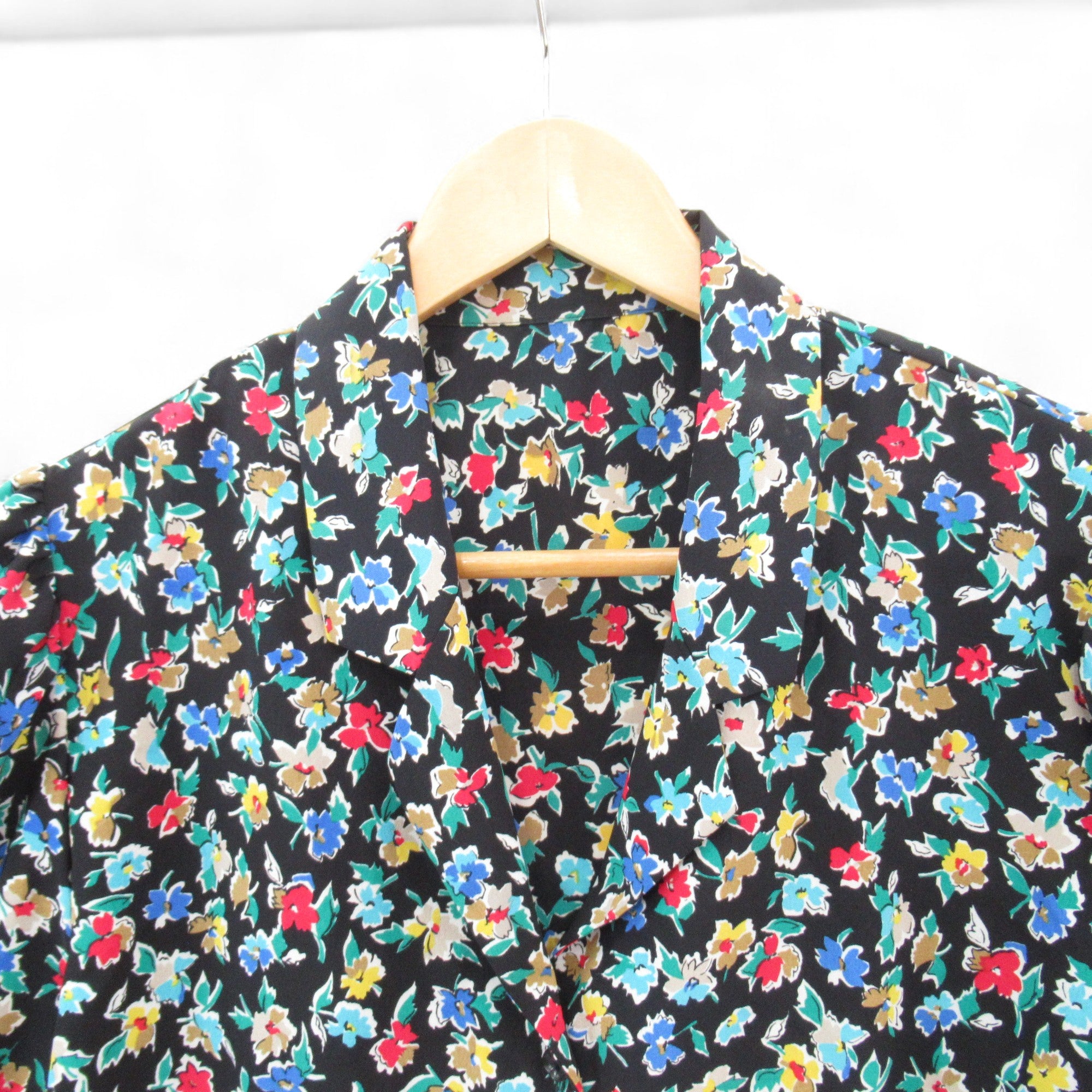 collar image for St Michael Vintage Blouse Floral UK 12 Multicoloured Womenswear | Pre-loved 