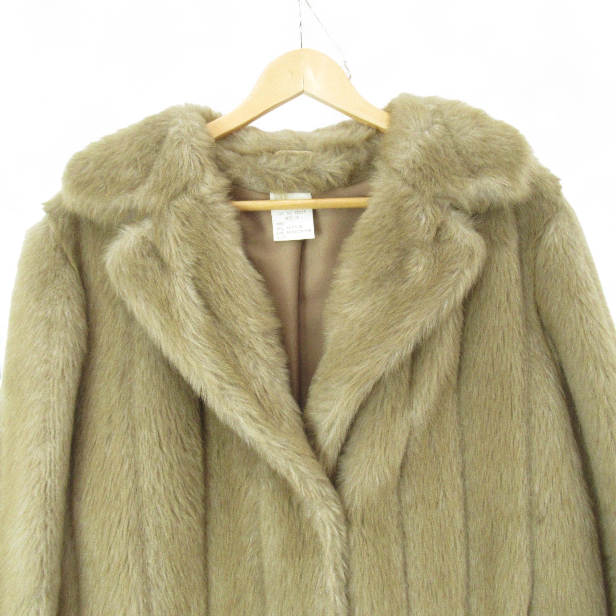 collar image for Astraka Vintage Faux Fur Coat UK 16 Beige Womenswear | Pre-loved