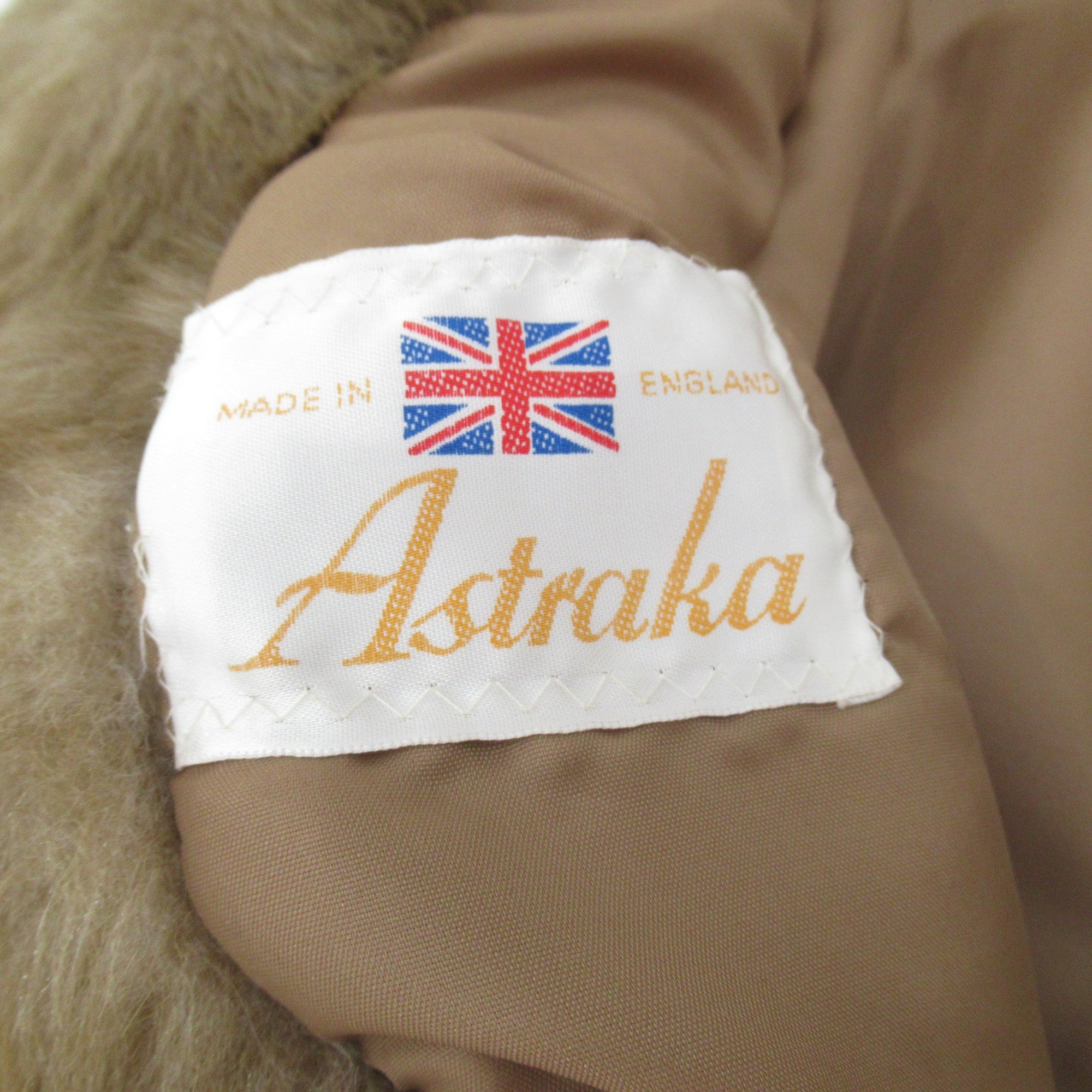 label image for Astraka Vintage Faux Fur Coat UK 16 Beige Womenswear | Pre-loved
