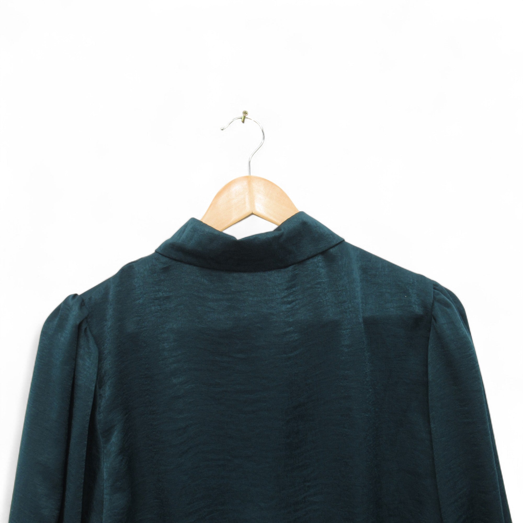 shoulder image for Indie + Moi Shirt Blouse UK 14 Green Satin Womenswear | Pre-loved