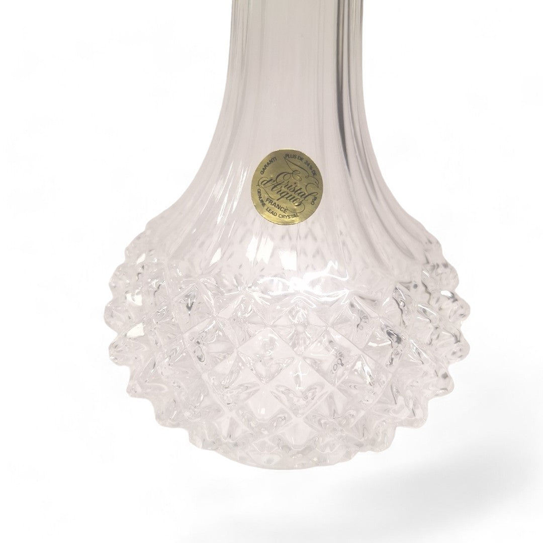 Close up image of Cristal d'Arques decanter