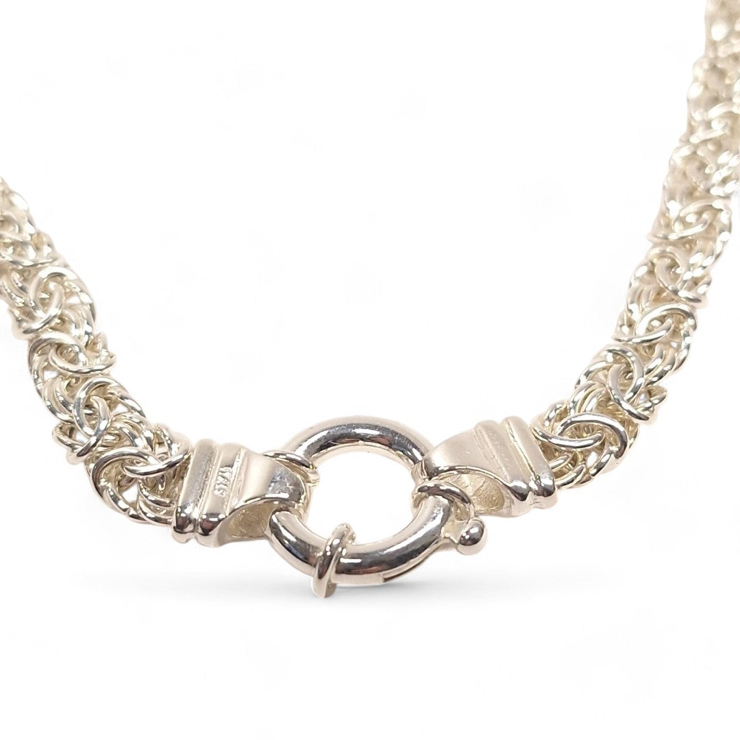 Close up image of Silver Chain Necklace