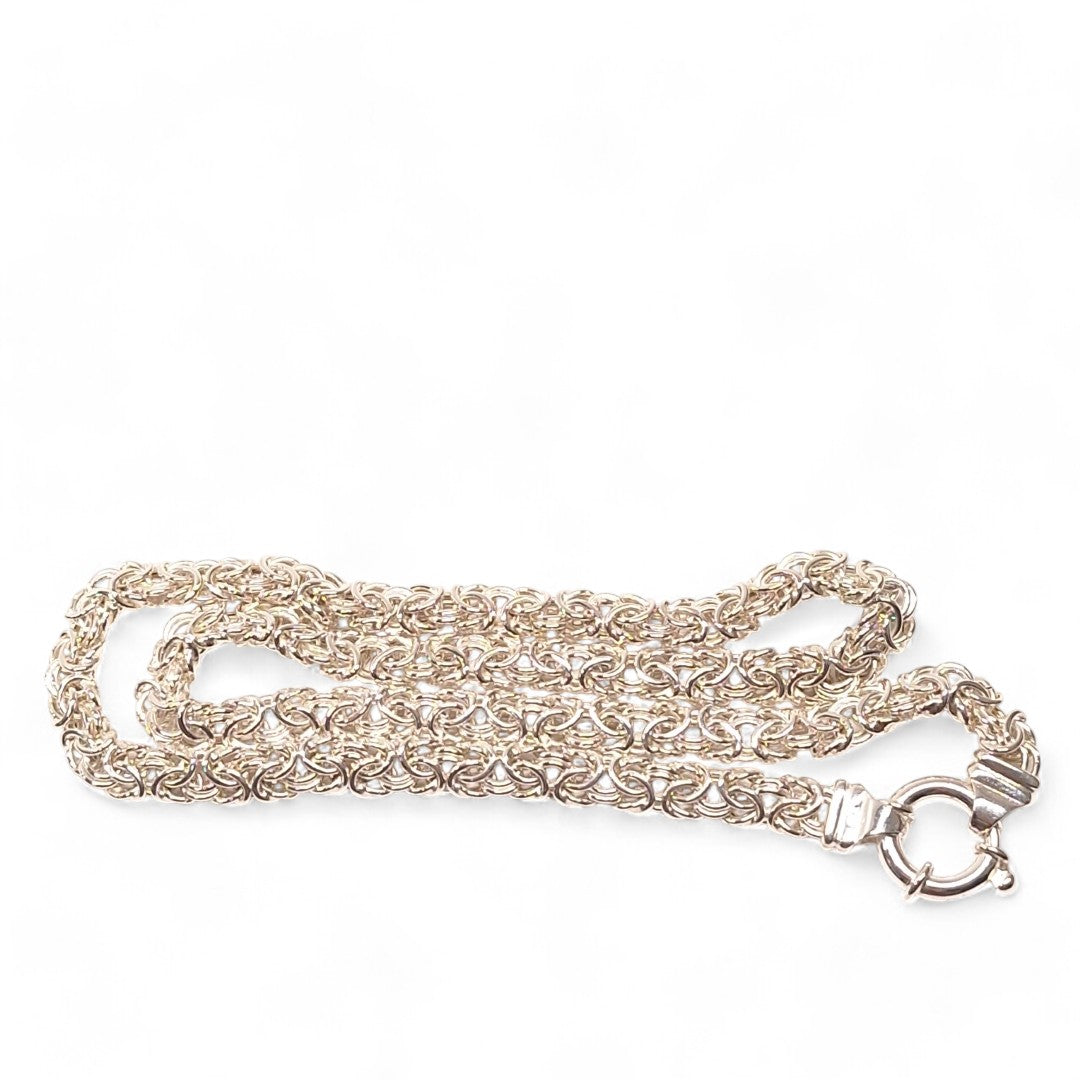 Close up image of Silver Chain Necklace