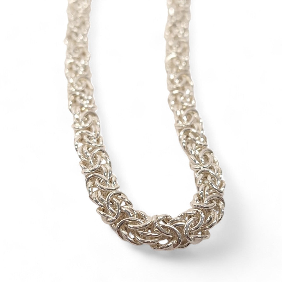 Close up image of Silver Chain Necklace