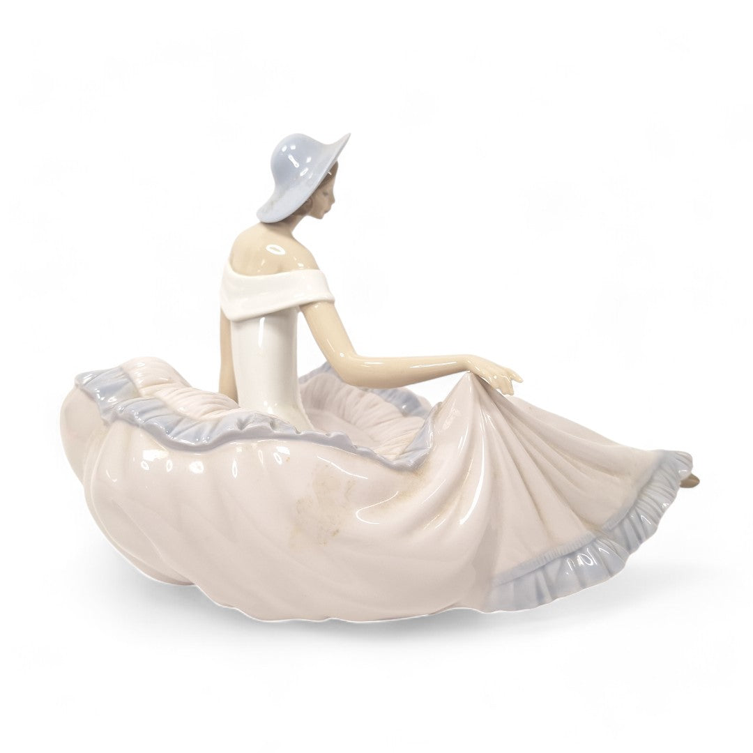 Side image of Lladro Nao Grace 1265