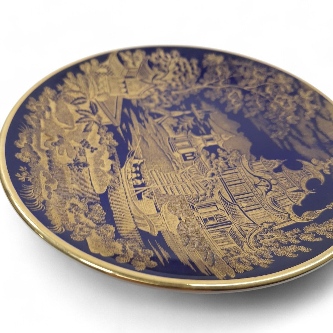 Close up image of Wedgwood Blue & Gold Pagoda Plate