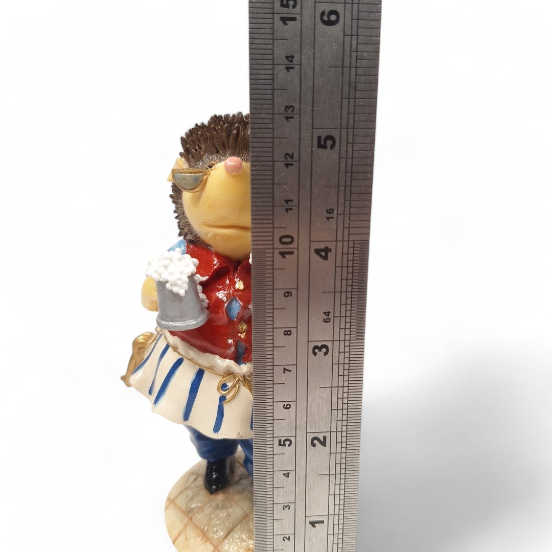 Measurement image of Tommy Hedgehog figurine