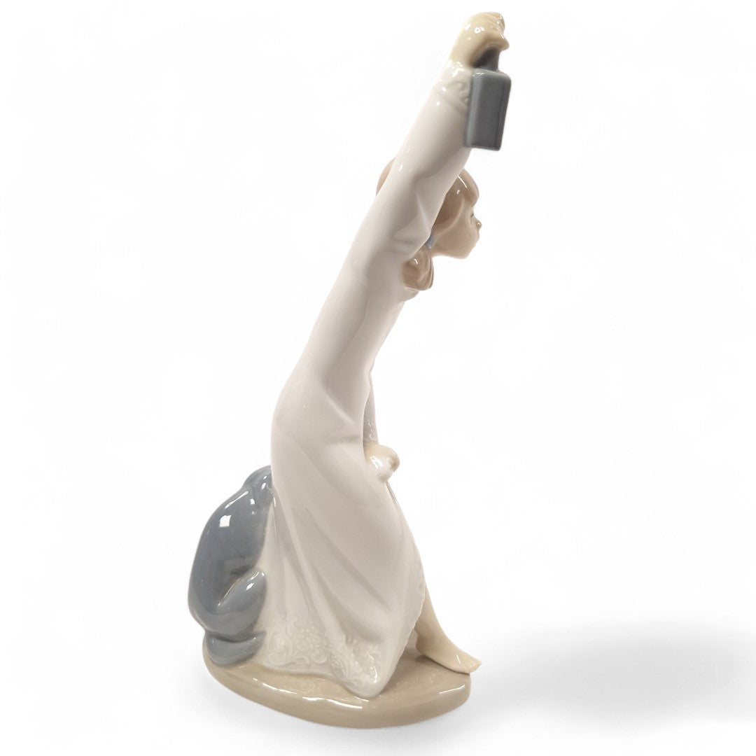 Side image of Lladro Nao figurine