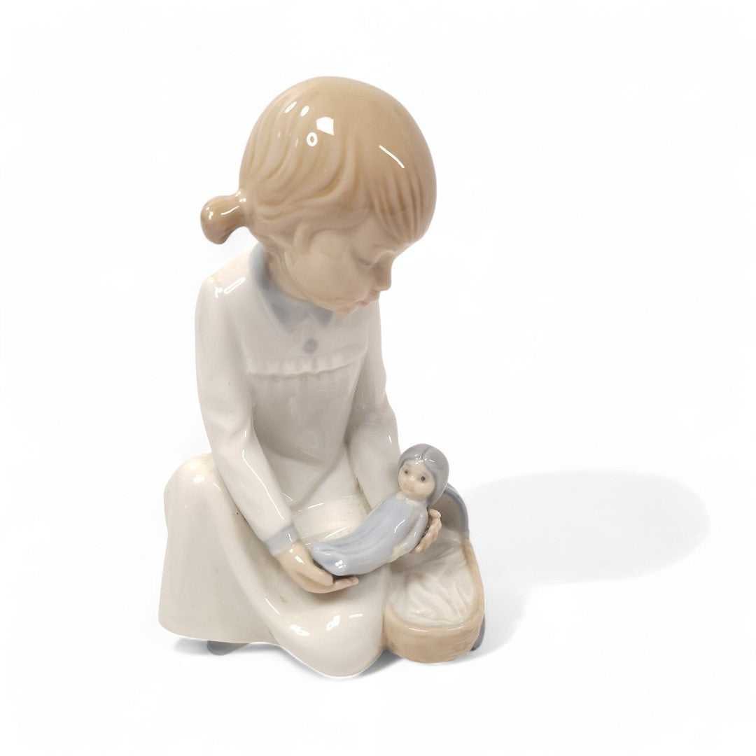 Front image of Lladro Nao figurine