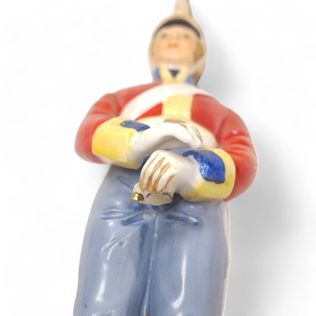 Close up image of Alfretto Officer Figurine