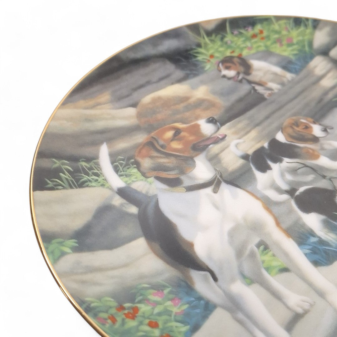 Close up image of Classic Sporting Dogs Plate