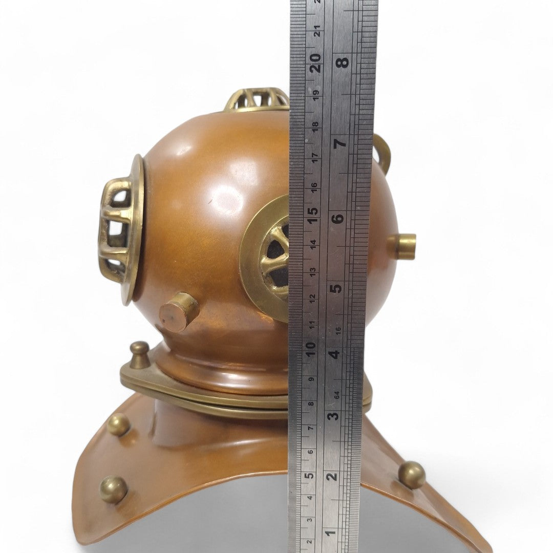 Measurement image of Model Diver's Helmet