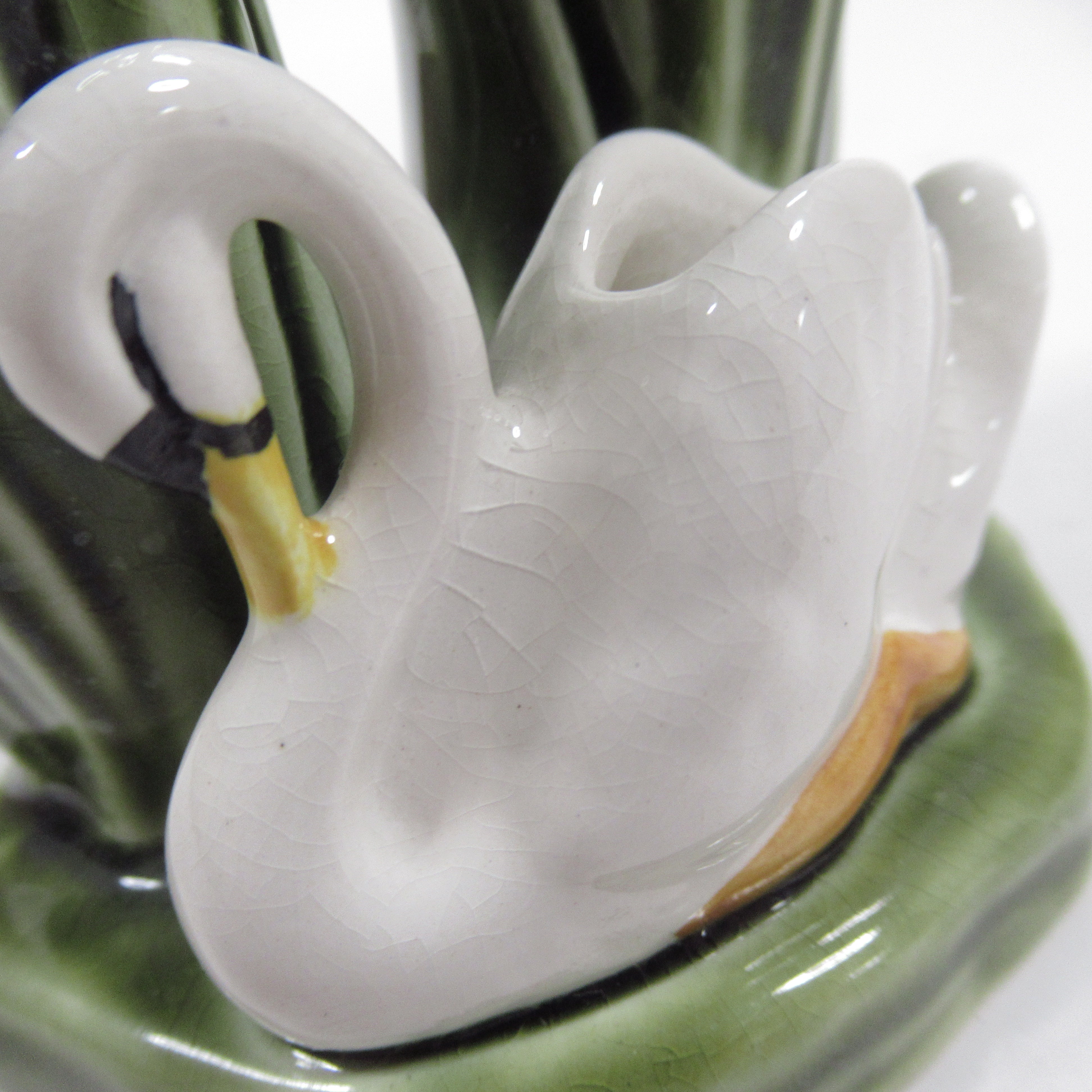 Close up crazing image of SylvaC Swan Double Posy Vase 9cm Ceramic 9cm #4393