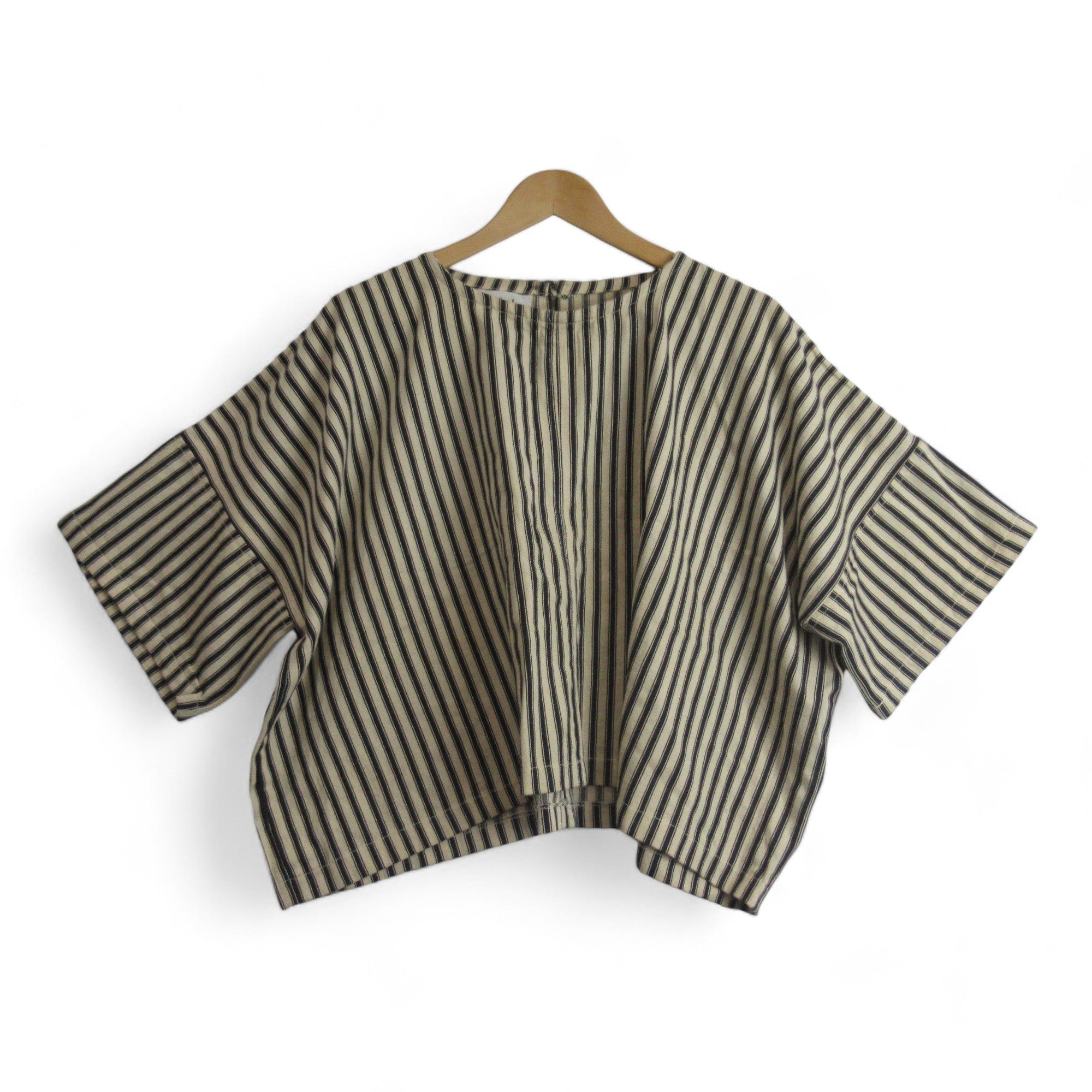 front image for Kate Sheridan Oversized Beige Black Striped Top Womenswear | Preloved 