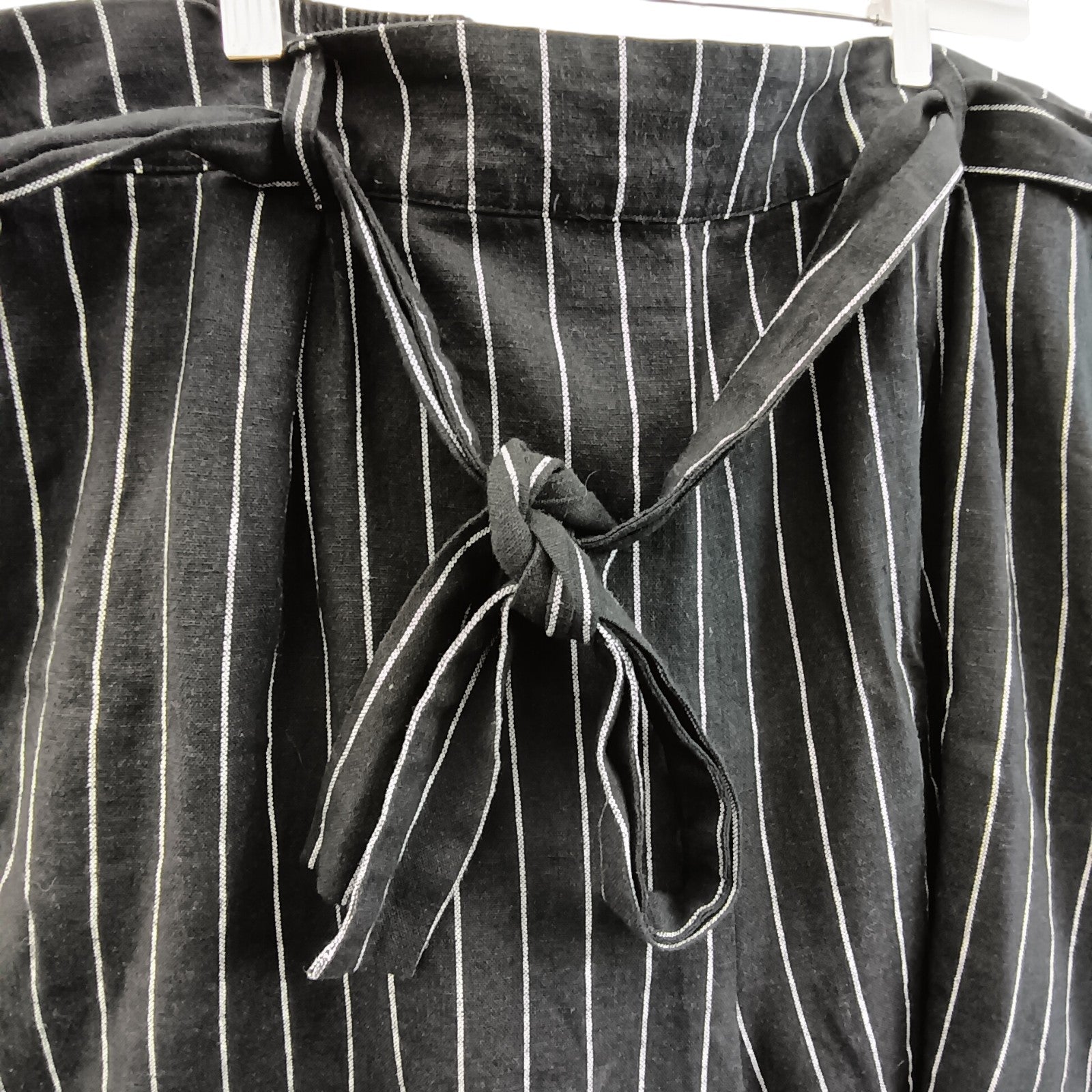 Close up image for George Black Striped  Linen Mix Ladies Shorts UK 22 Womenswear | Pre-loved