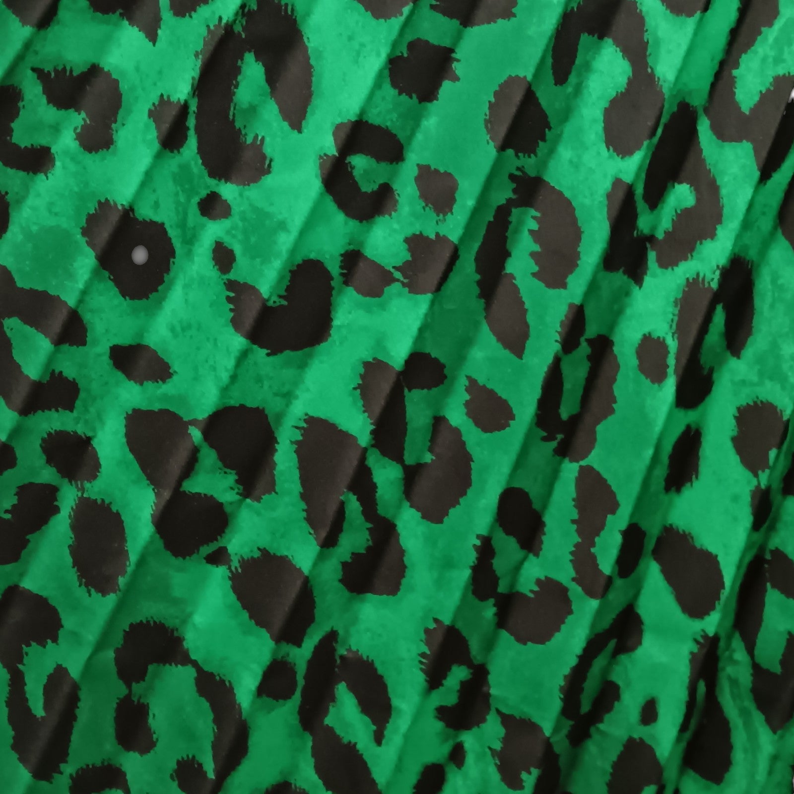 Close up image for New Look Curves Green Leopard Print Pleated Midi Skirt UK 24 Womenswear | Pre-loved