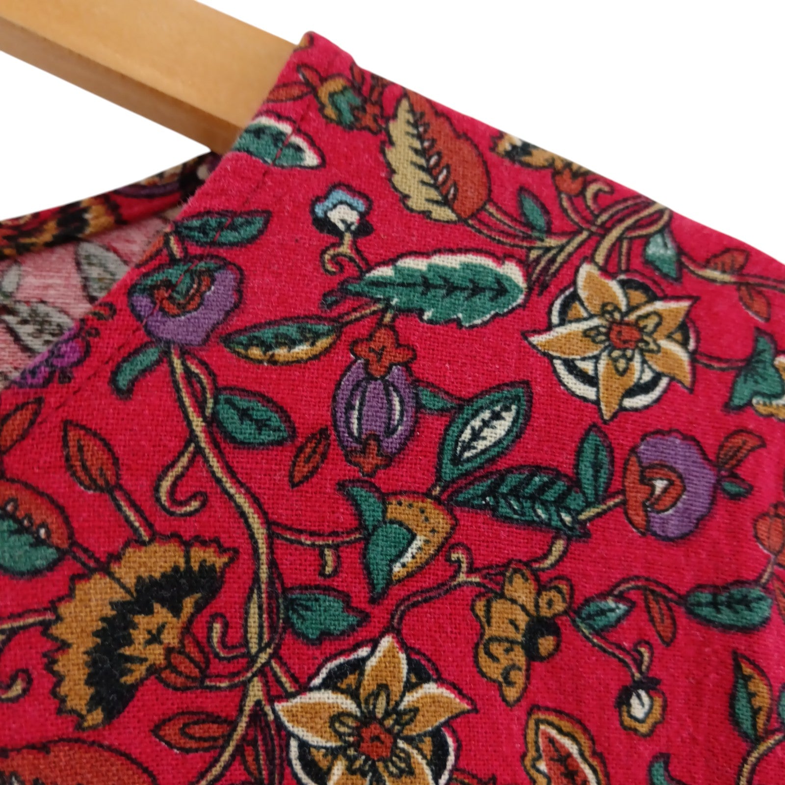 Close up image for Zanzea Coolection Red Multi Floral Print Ladies Midi Dress With Pockets UK 4XL Womenswear | Pre-loved