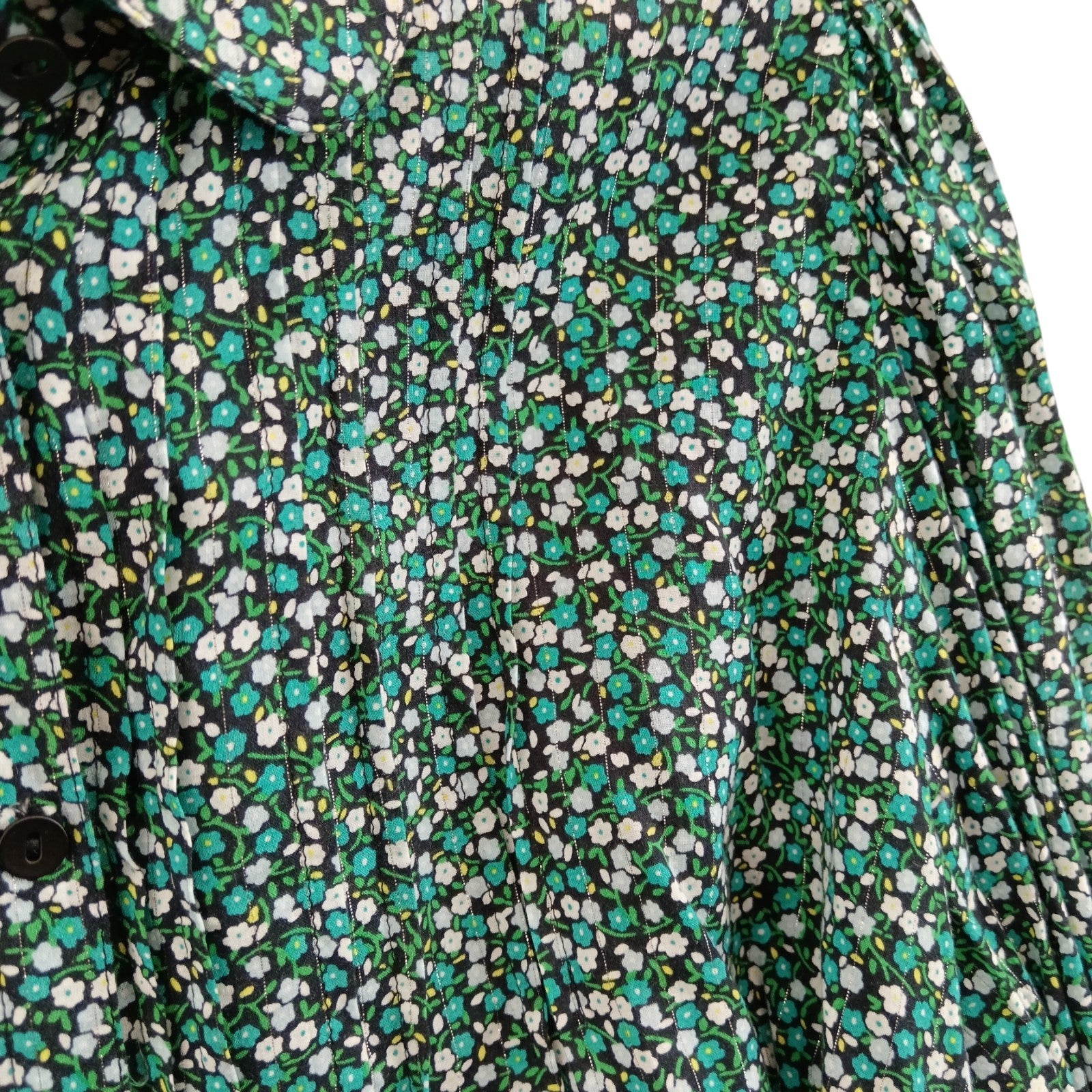Close up image for M&S Green & White Floral Lightweight Women's Shirt UK 22 Womenswear | Pre-loved
