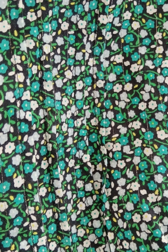 Close up fabric image for M&S Green & White Floral Lightweight Women's Shirt UK 22 Womenswear | Pre-loved