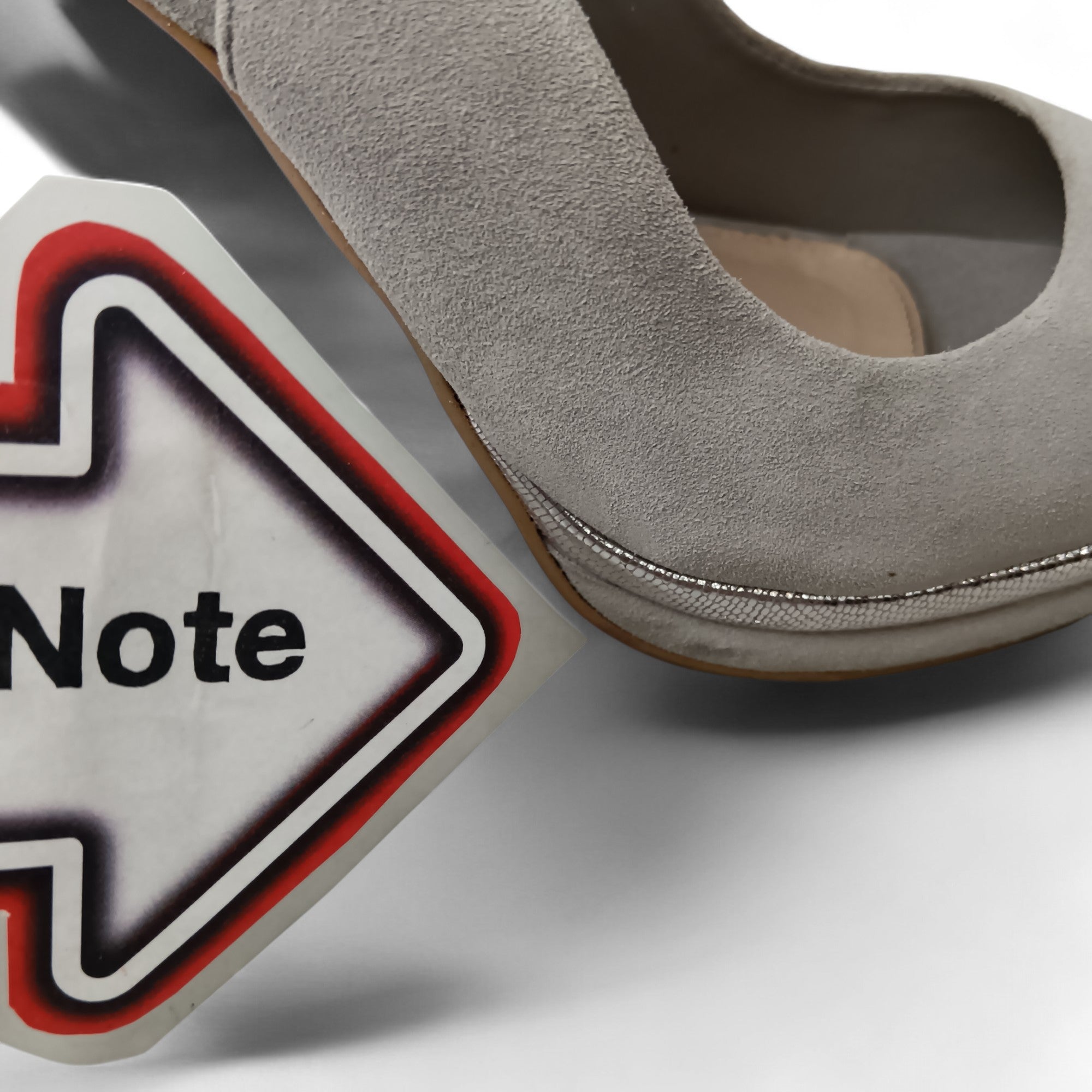 Close up/ condition image for Carvela by Kurt Geiger Grey Suede Heels UK 6 Womenswear | Pre-loved