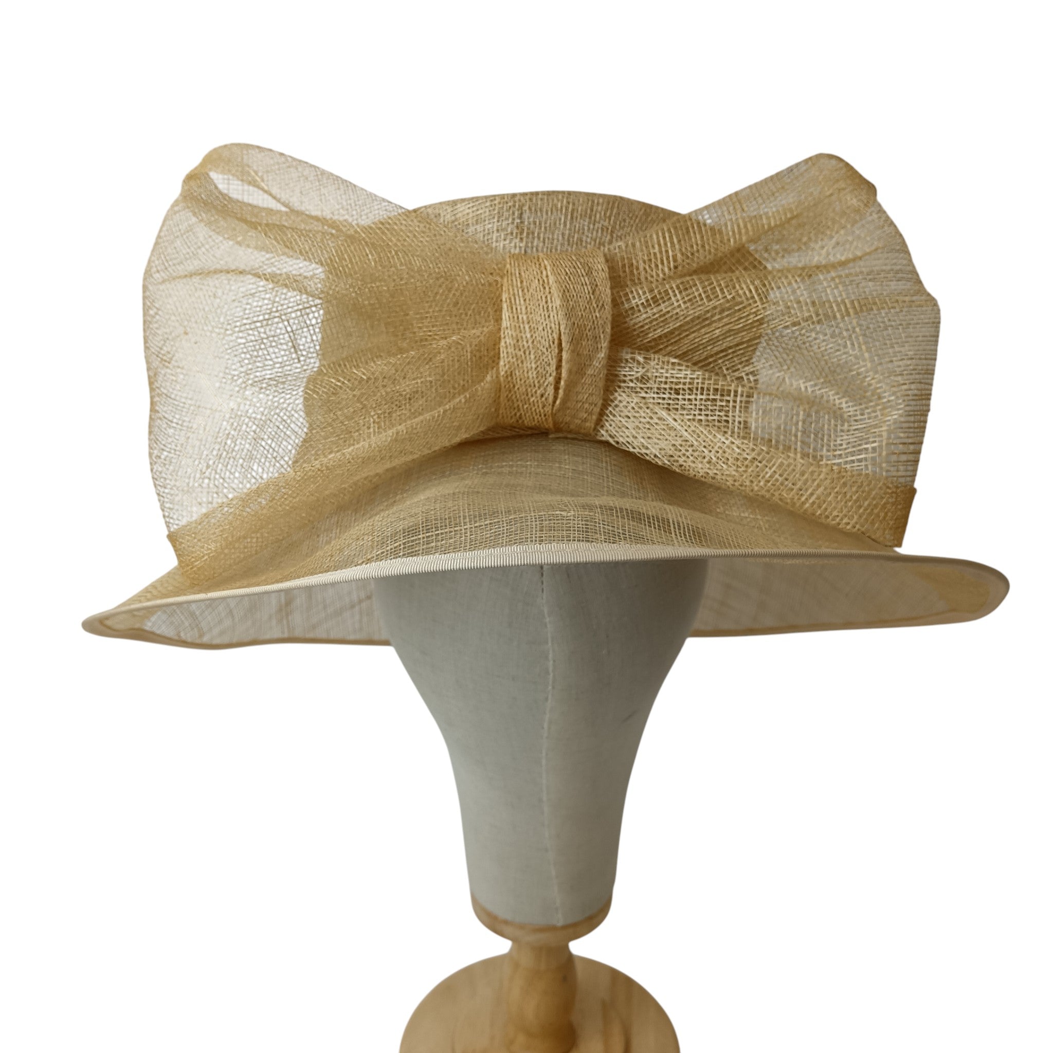 Front imager for Country Casuals Ladies Natural  Special Occasion Wedding Hat Womenswear | Pre-loved