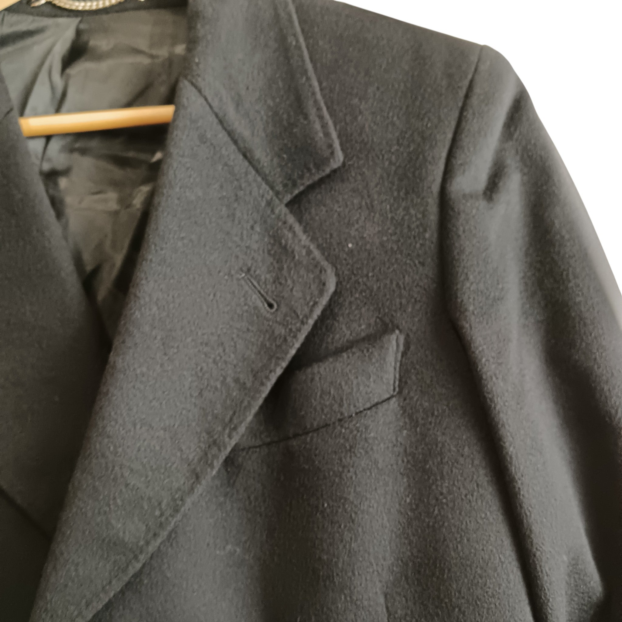Close up image for Vintage Dalah London Black Pure Cashmere Men's Overcoat UK Small Menswear | Pre-loved