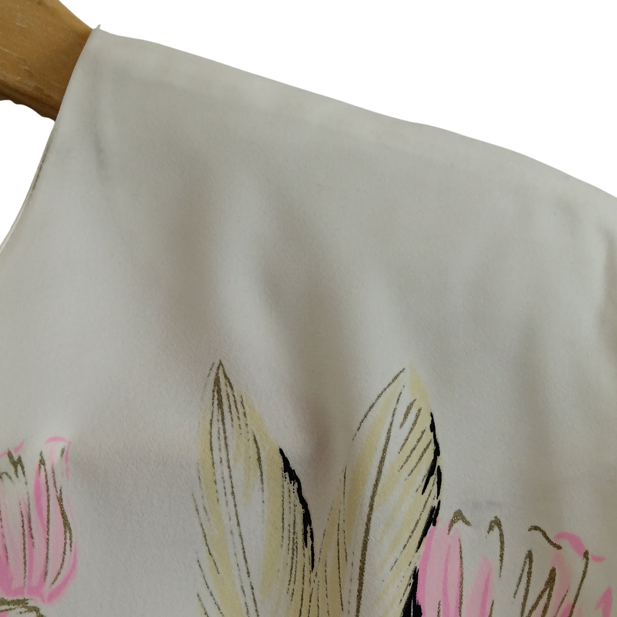 Condition/ close up image for Louis Feraud White Sleeved Ladies White Botanical Print  Blouse UK 14 -Womenswear | Pre-loved