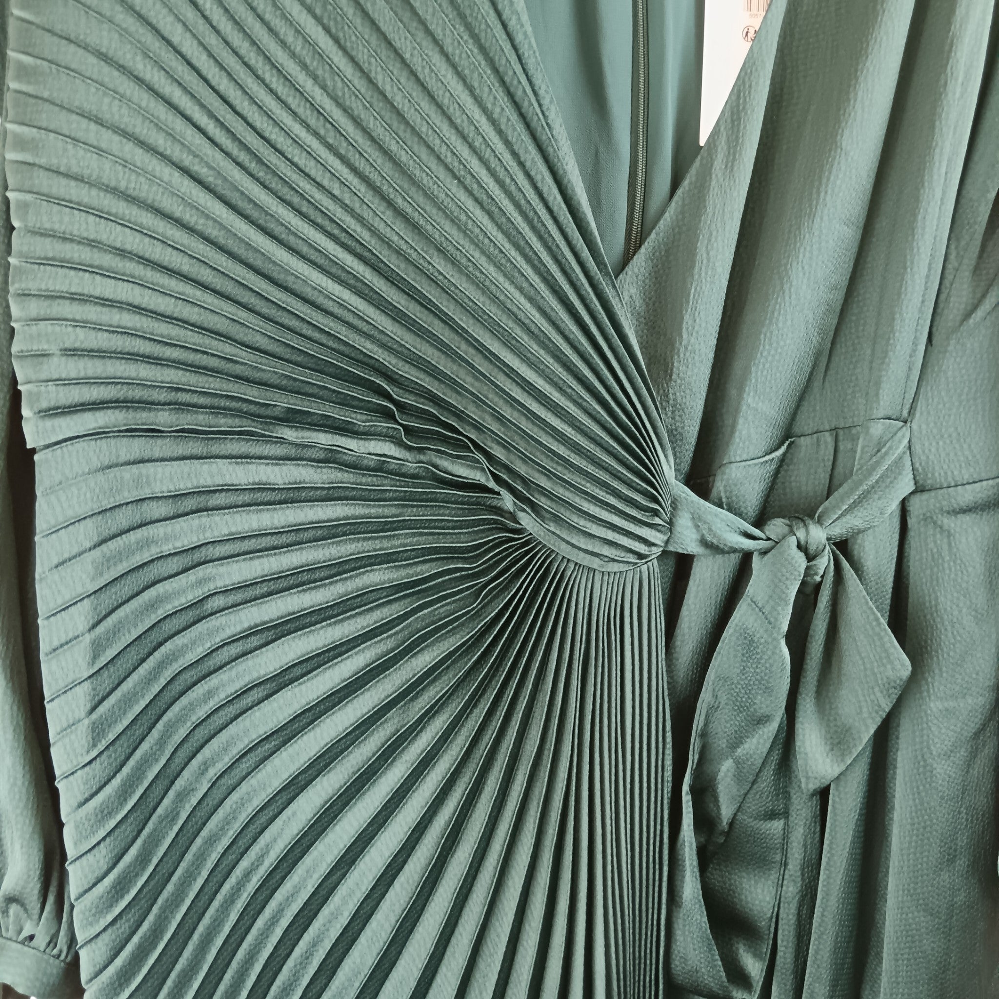 Close up image for Phase Eight Dark Green Petite Gracie Sunray Pleated Midi Dress UK 20 -Tags On -  Womenswear | Pre-loved