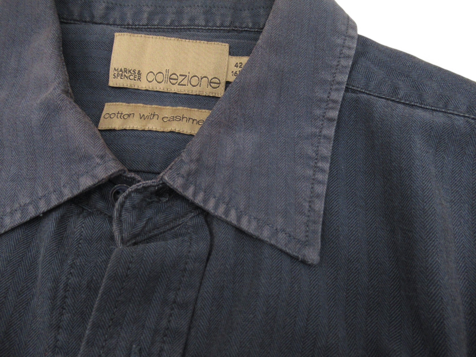 Close up collar image for Marks & Spencer Collezione 16.5" Navy Shirt Menswear | Preloved