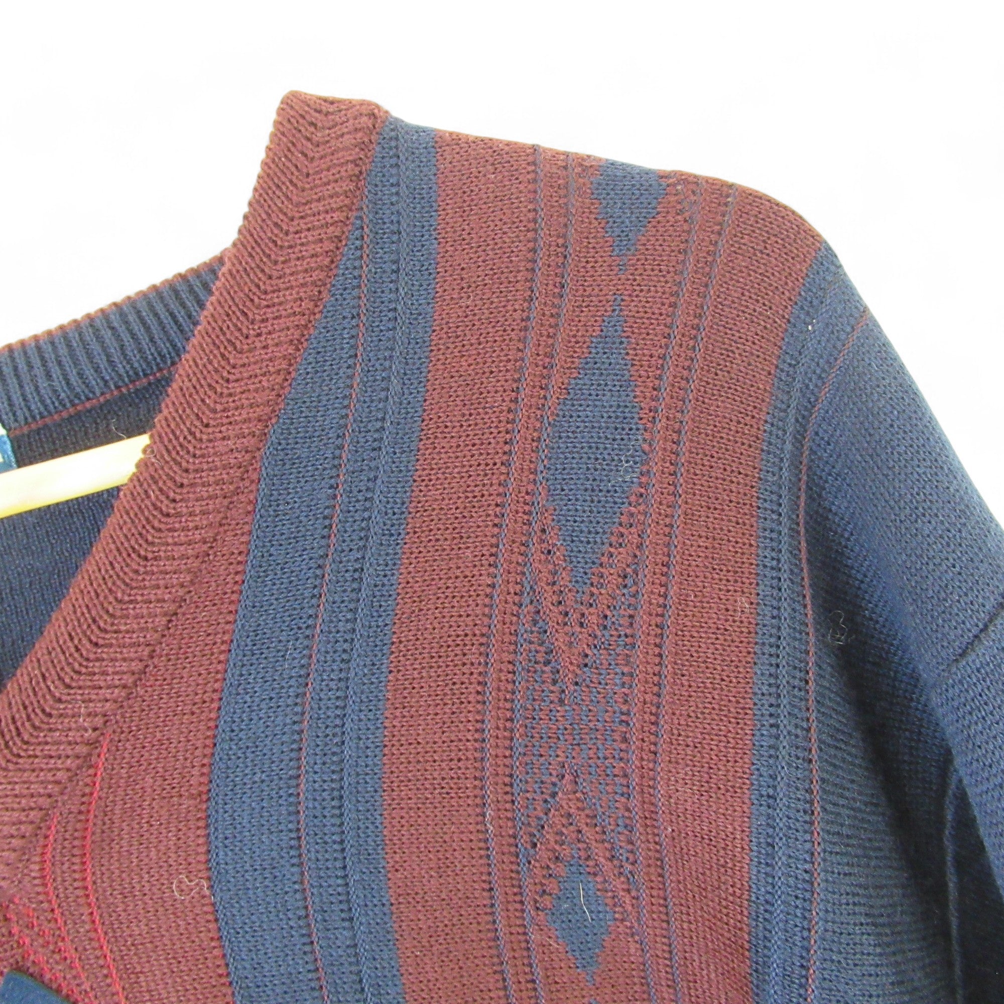 shoulder image for Sangan Vintage Large Blue Burgundy Jumper Menswear | Preloved 