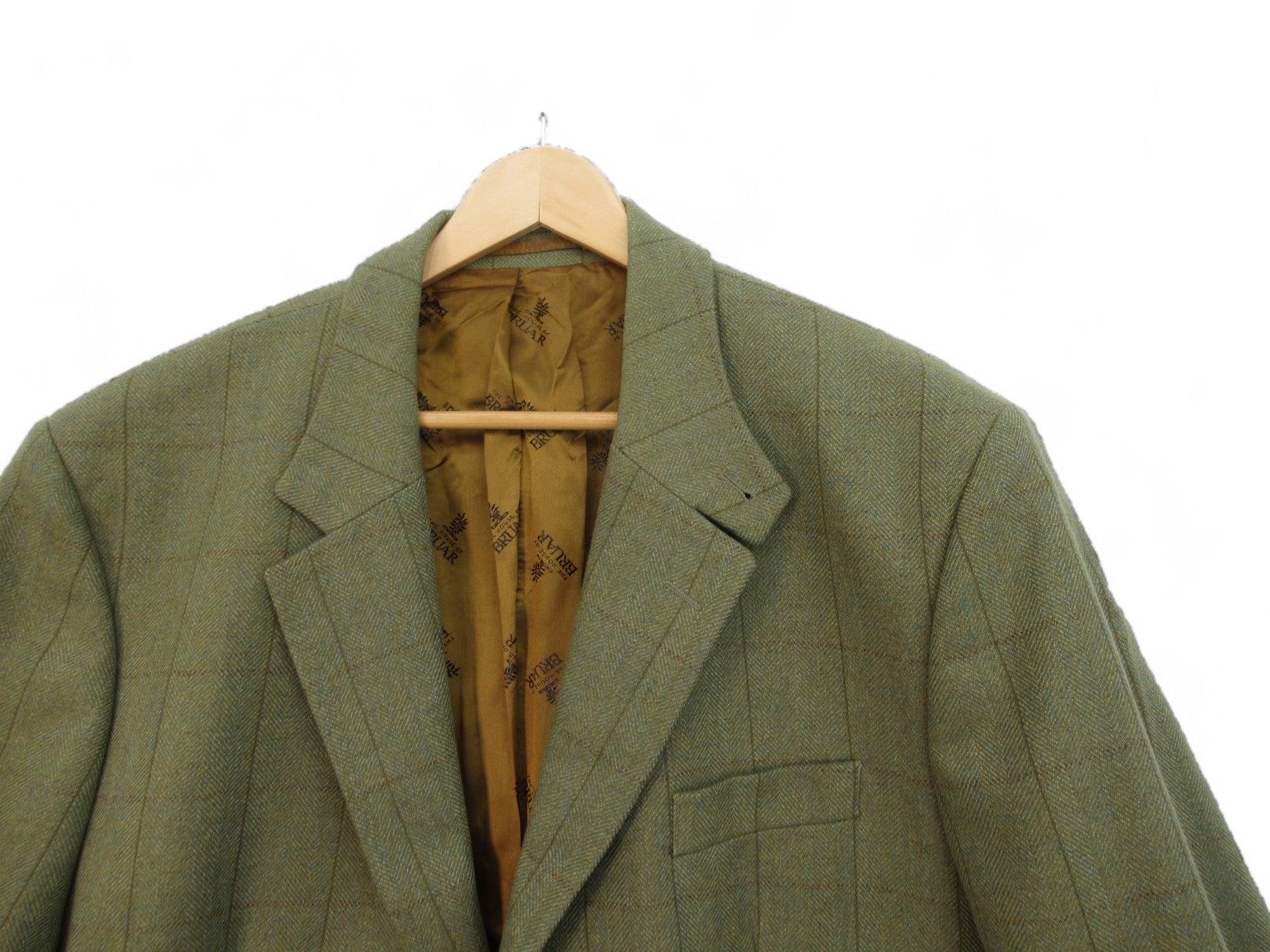 Close up front image for House Of Bruar 50L Green Tween Jacket Menswear | Preloved 