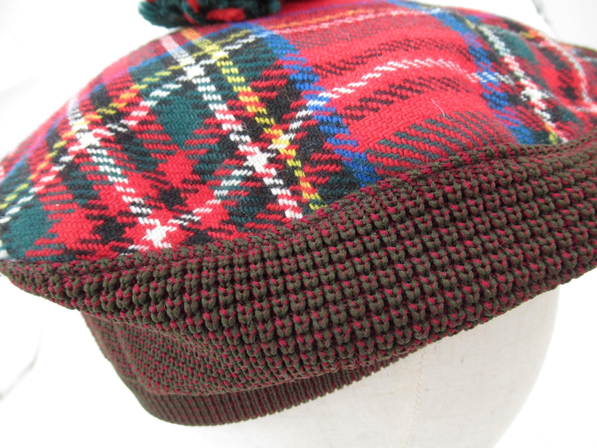 Close up fabric image for Dunn & Co 50cm Red Tartan Vintage Scottish Cap Menswear | Preloved 