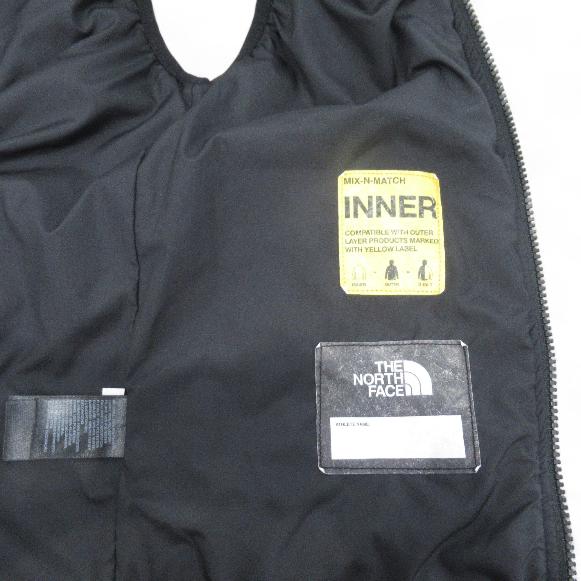 lining image for North Face Junior Medium Black Gilet Polyester Menswear | Preloved