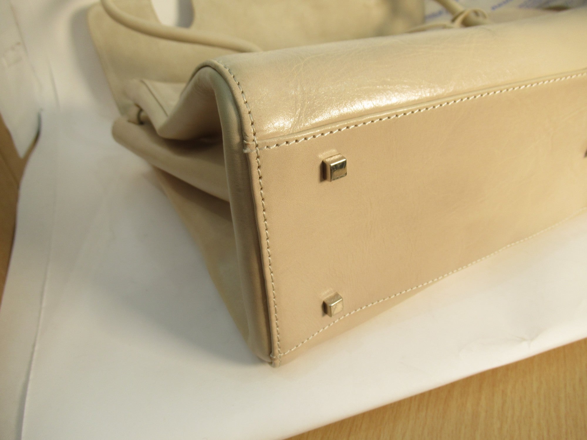 Corner image for Jasper Conran Handbag Medium Nude Leather Womenswear | Preloved 