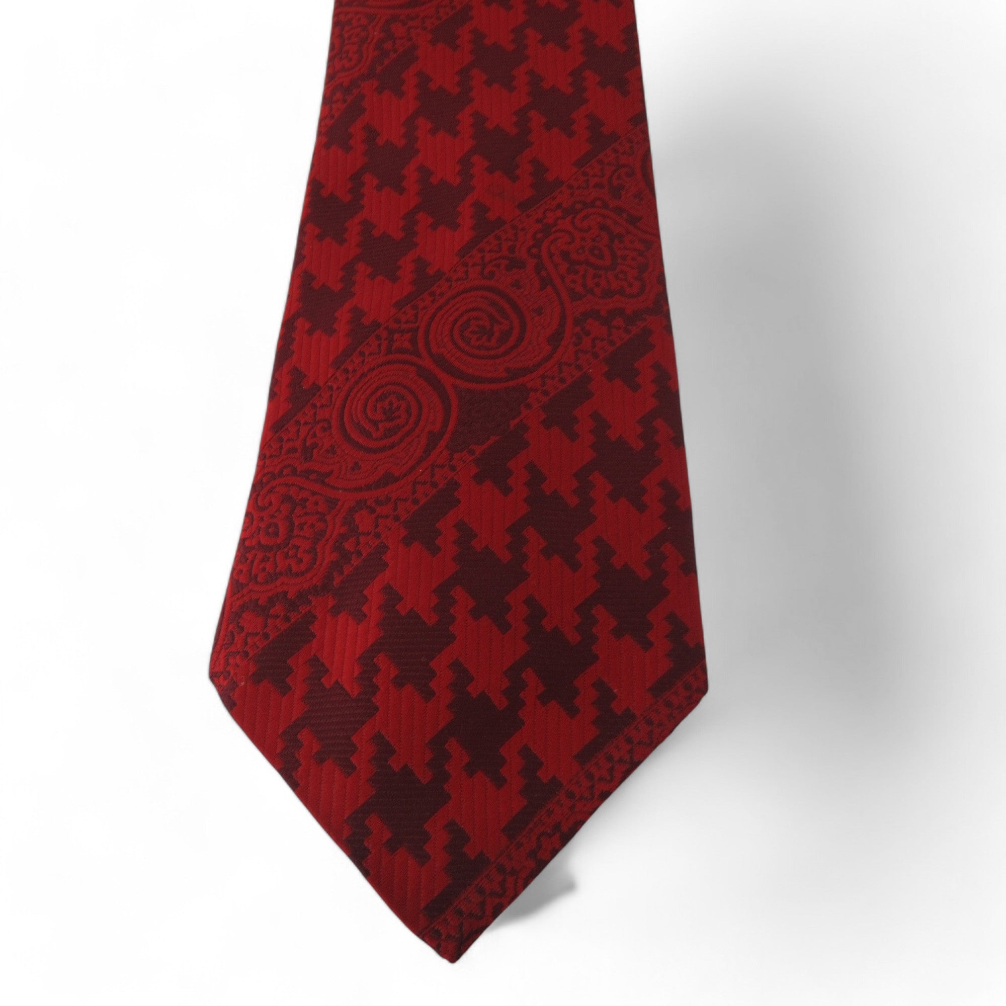 close up image for Clunie Vintage Tie Red Polyester Menswear | Preloved