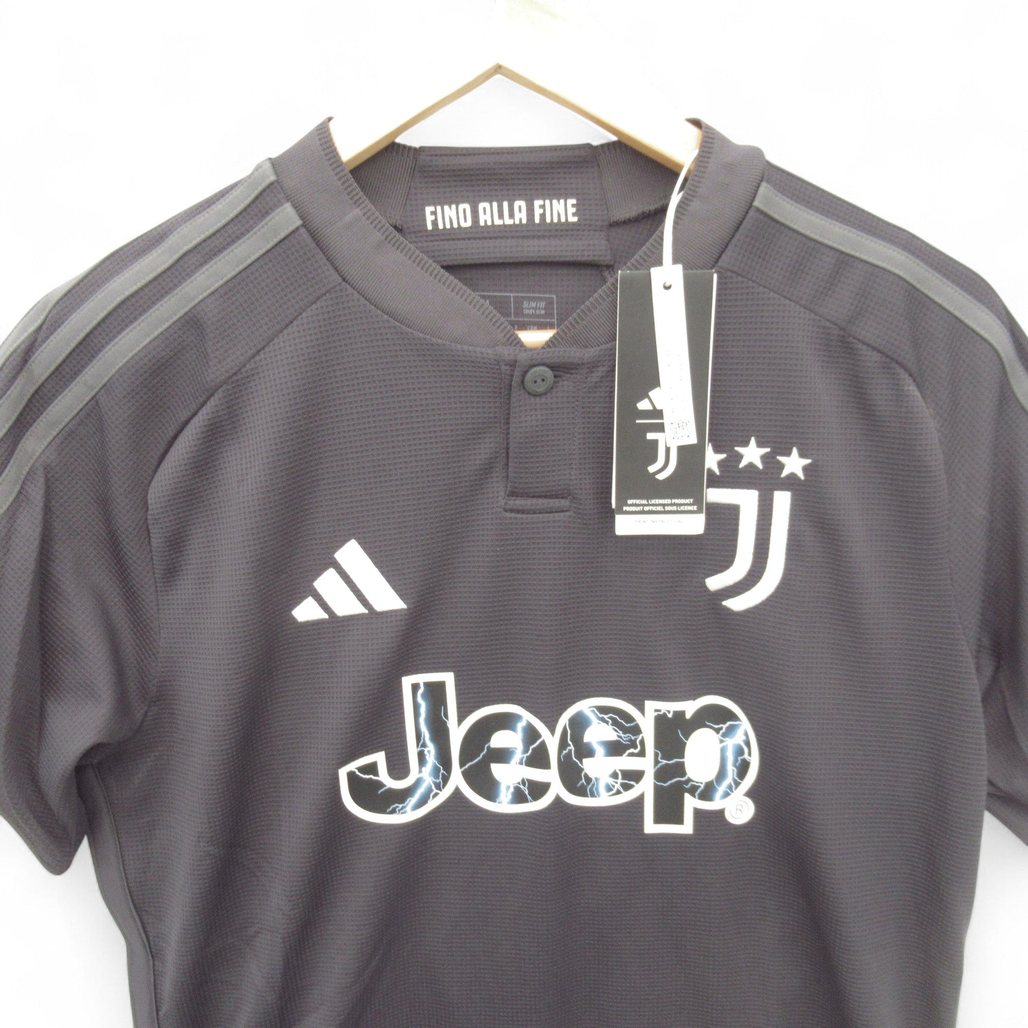 Juventus FC Football Shirt M Nike Sports Slim Fit w/ Tags | Pre-loved
