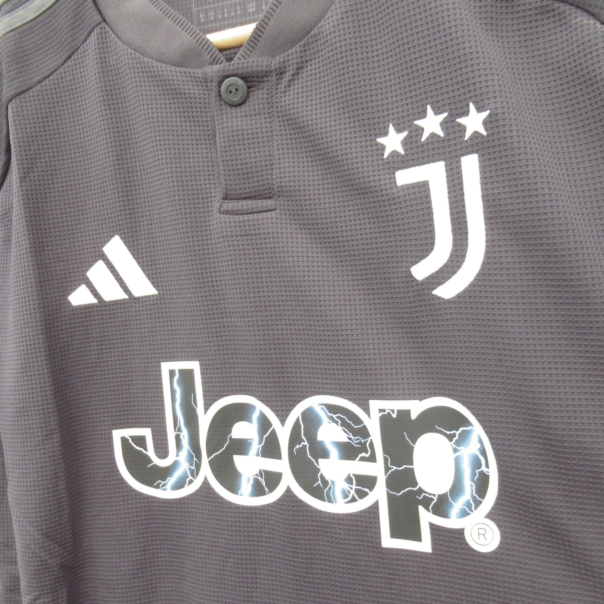 Juventus FC Football Shirt M Nike Sports Slim Fit w/ Tags | Pre-loved