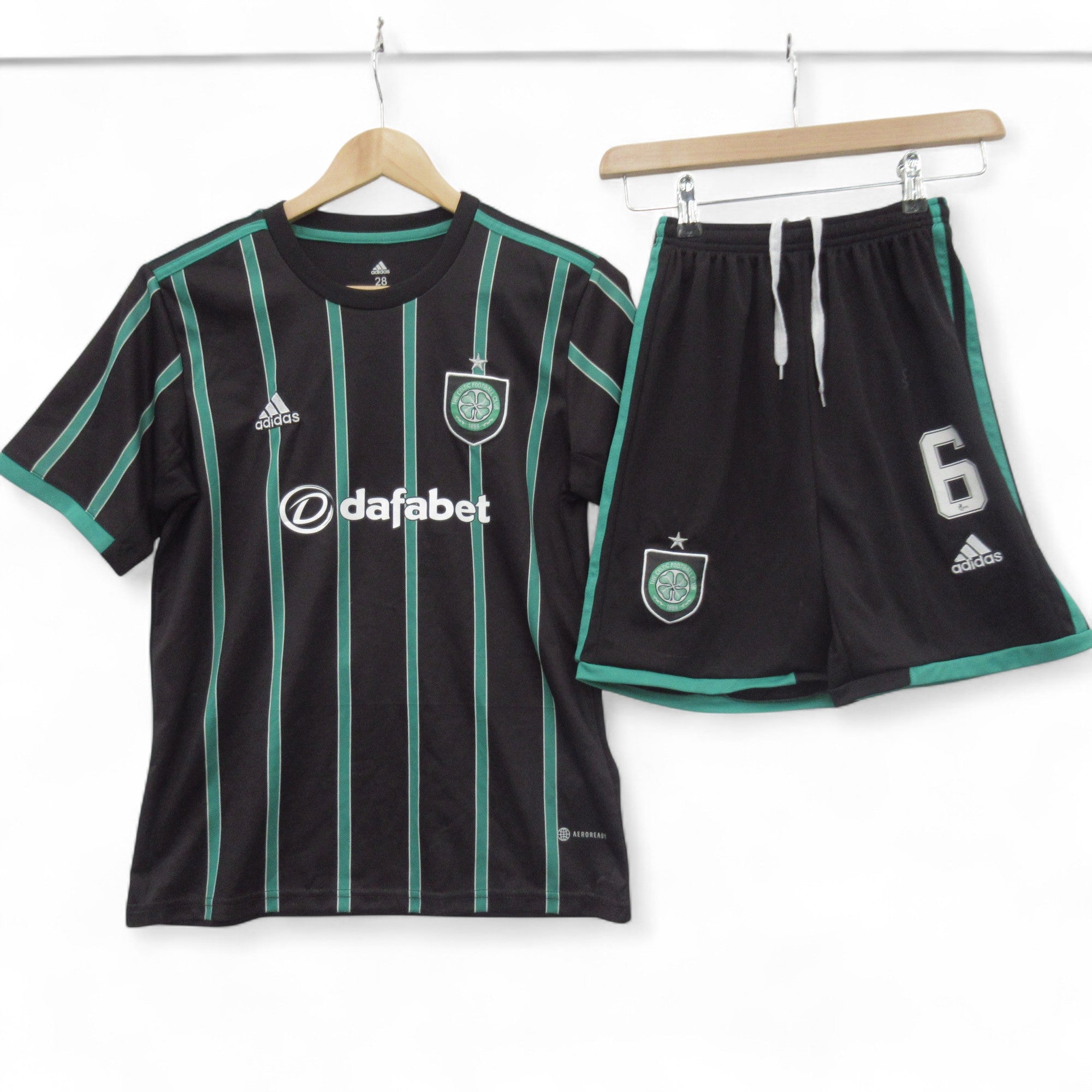 Minikit Celtic FC Official Childs Away Kit UK28 Adidas | Pre-loved