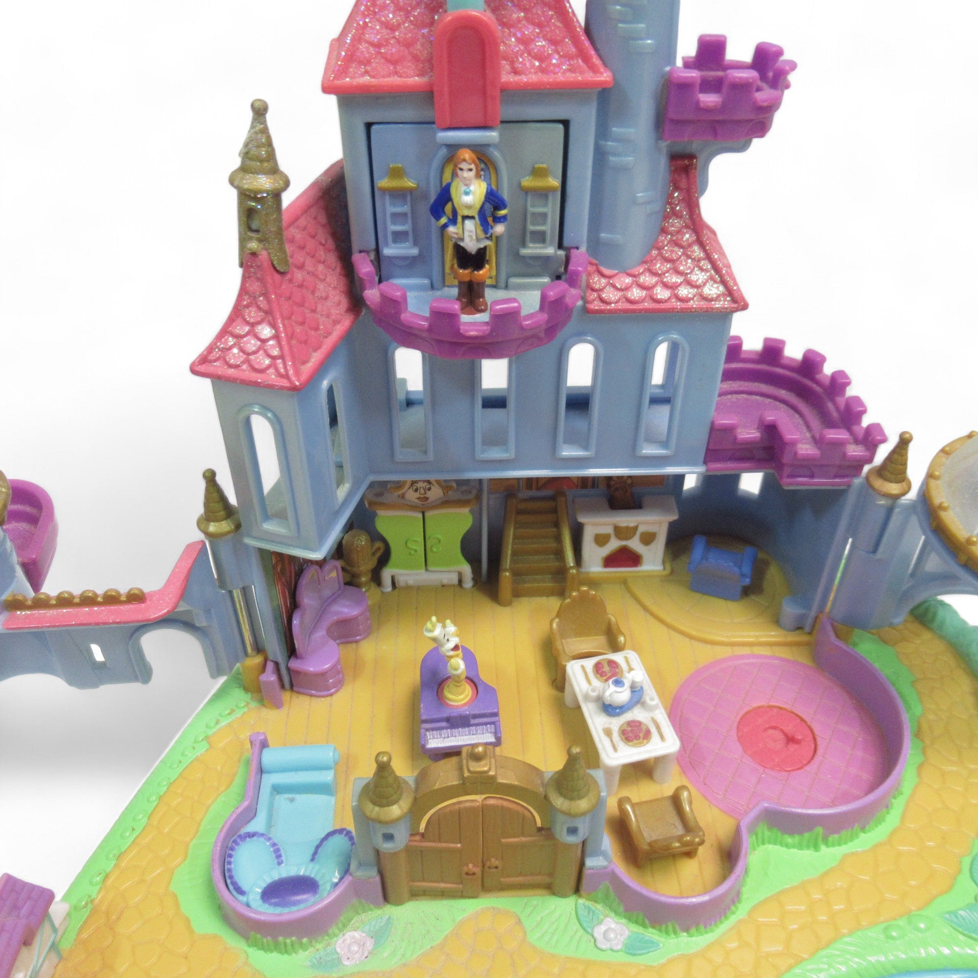 Close up castle image Polly Pocket Bluebird Belle's Magical Castle Set