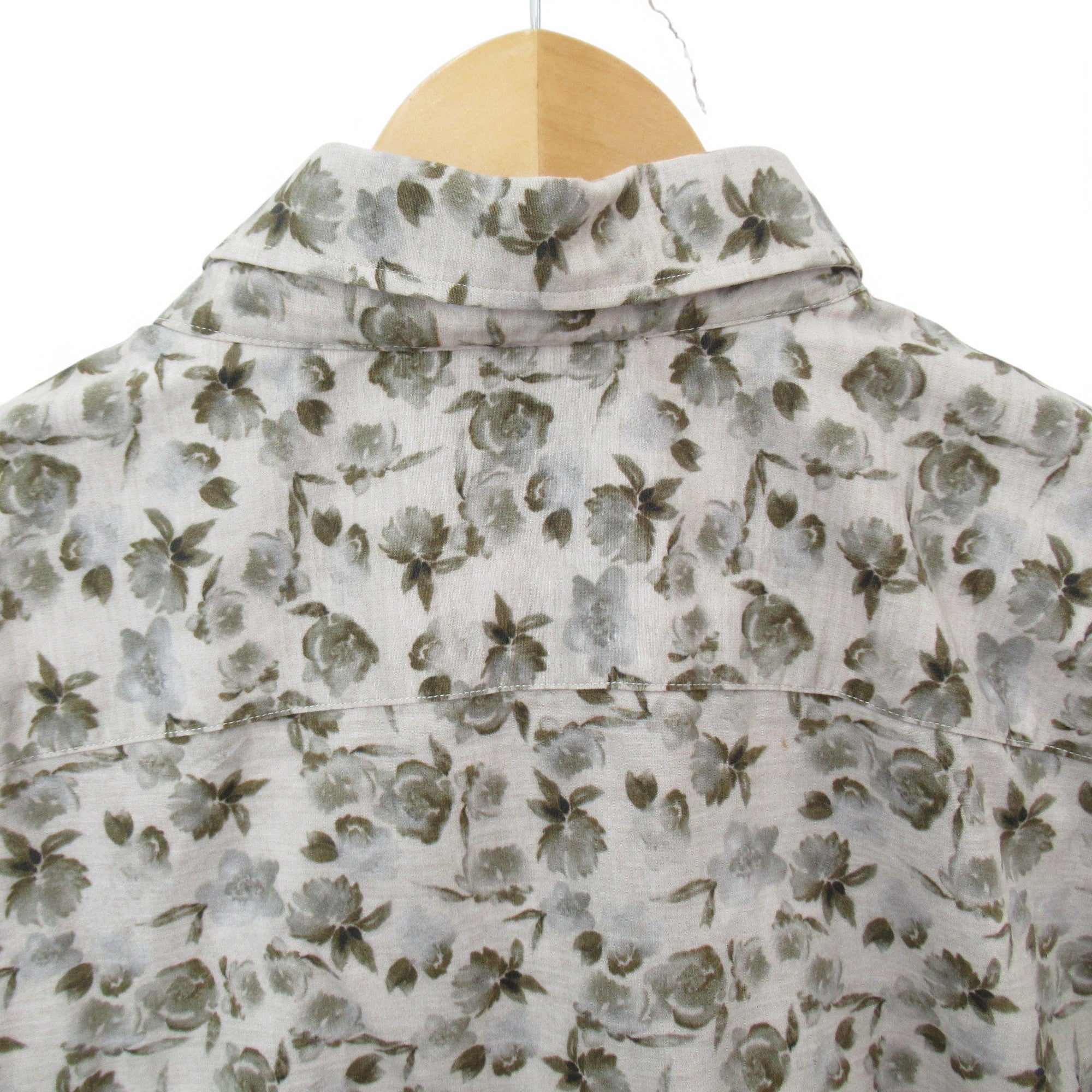 back image for Carter Esquire Vintage Shirt XXL Floral Menswear | Pre-loved
