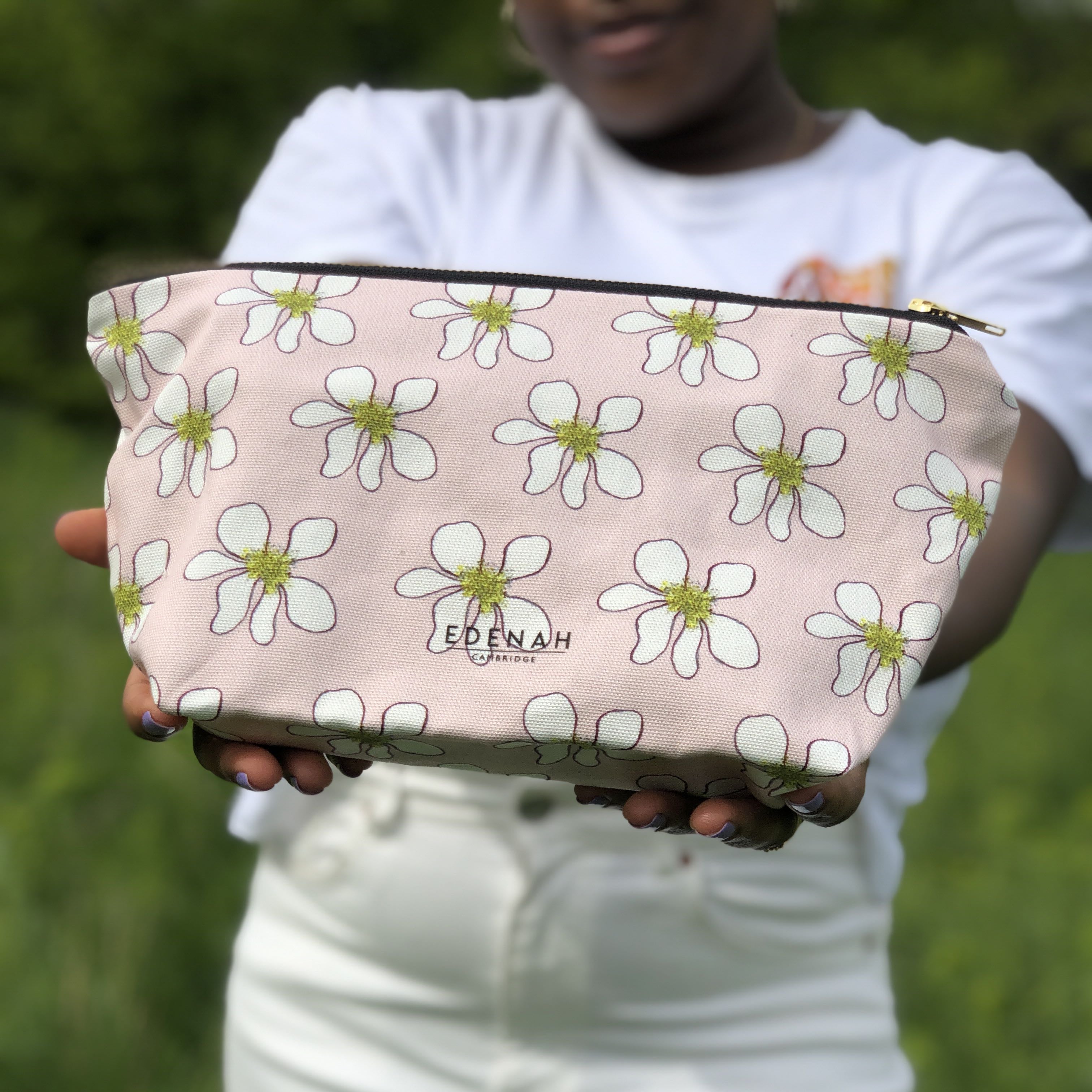 Baby Pink Daisy Makeup Bag | Edenah