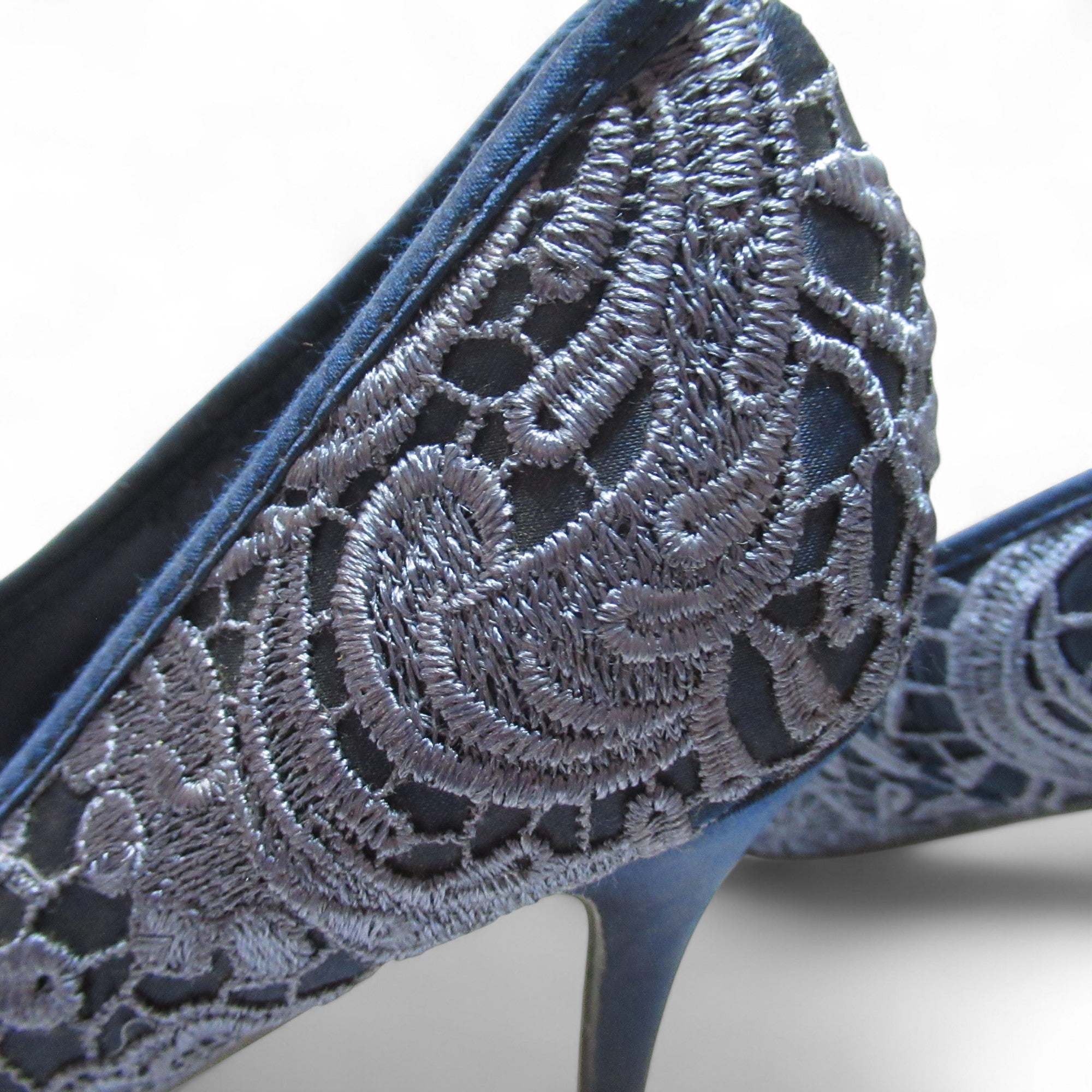 detail image for Anne Michelle Court Shoes UK 7 Blue Lace Womenswear | Pre-loved