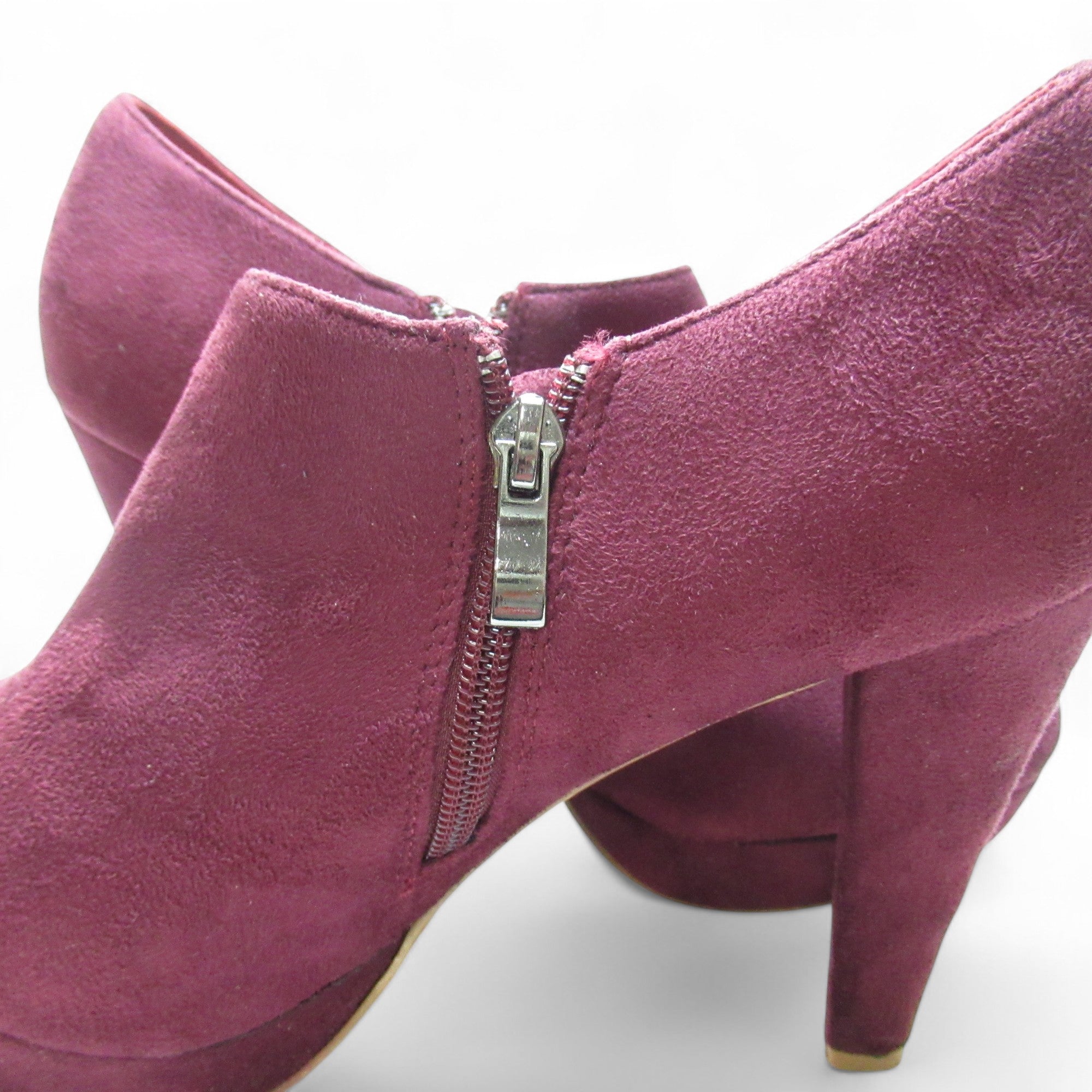 fasten image for Belle Woman Shoes UK 7 Purple Womenswear | Pre-loved