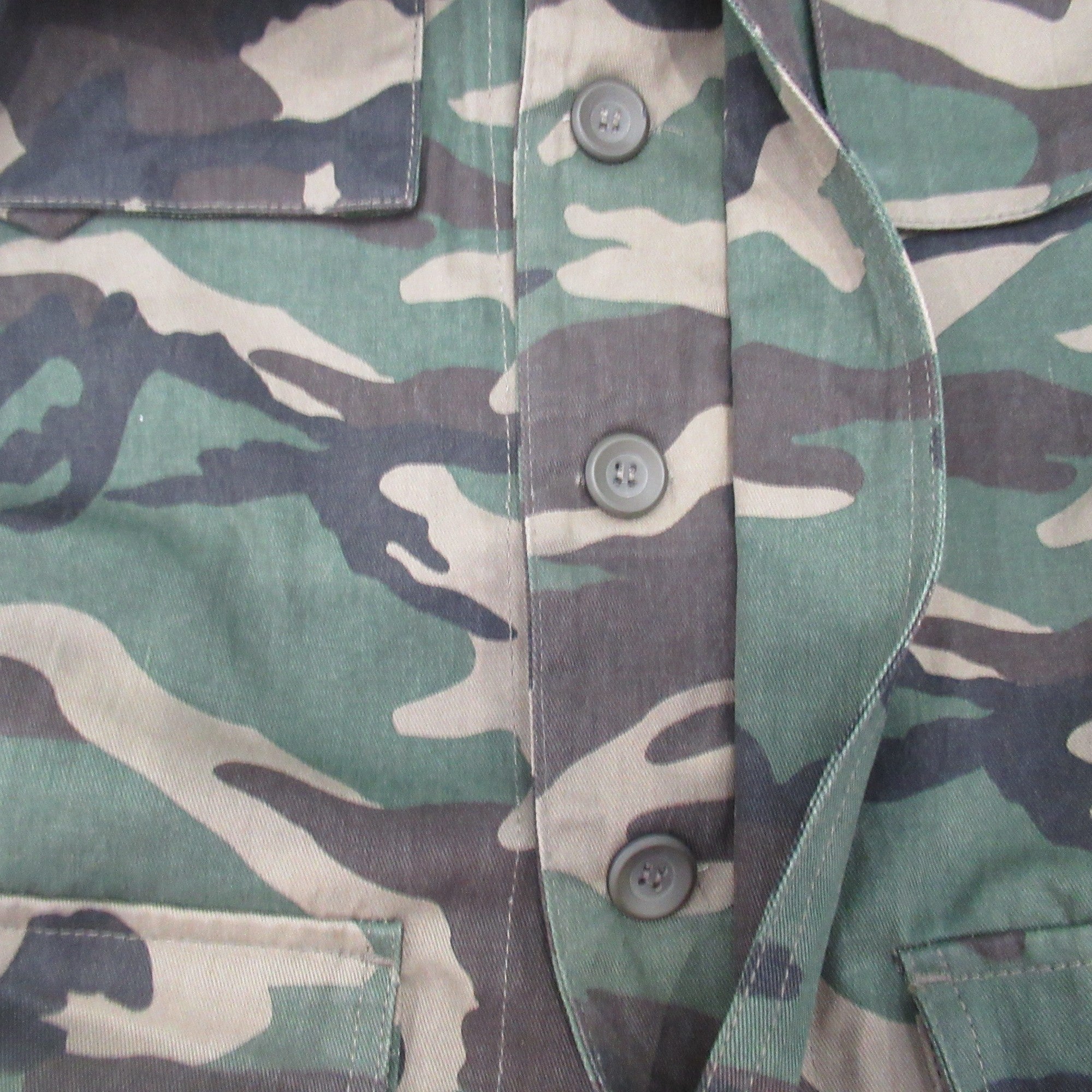 fasten image for MO & KA Small Camoflauge Cotton Jacket Menswear | Preloved