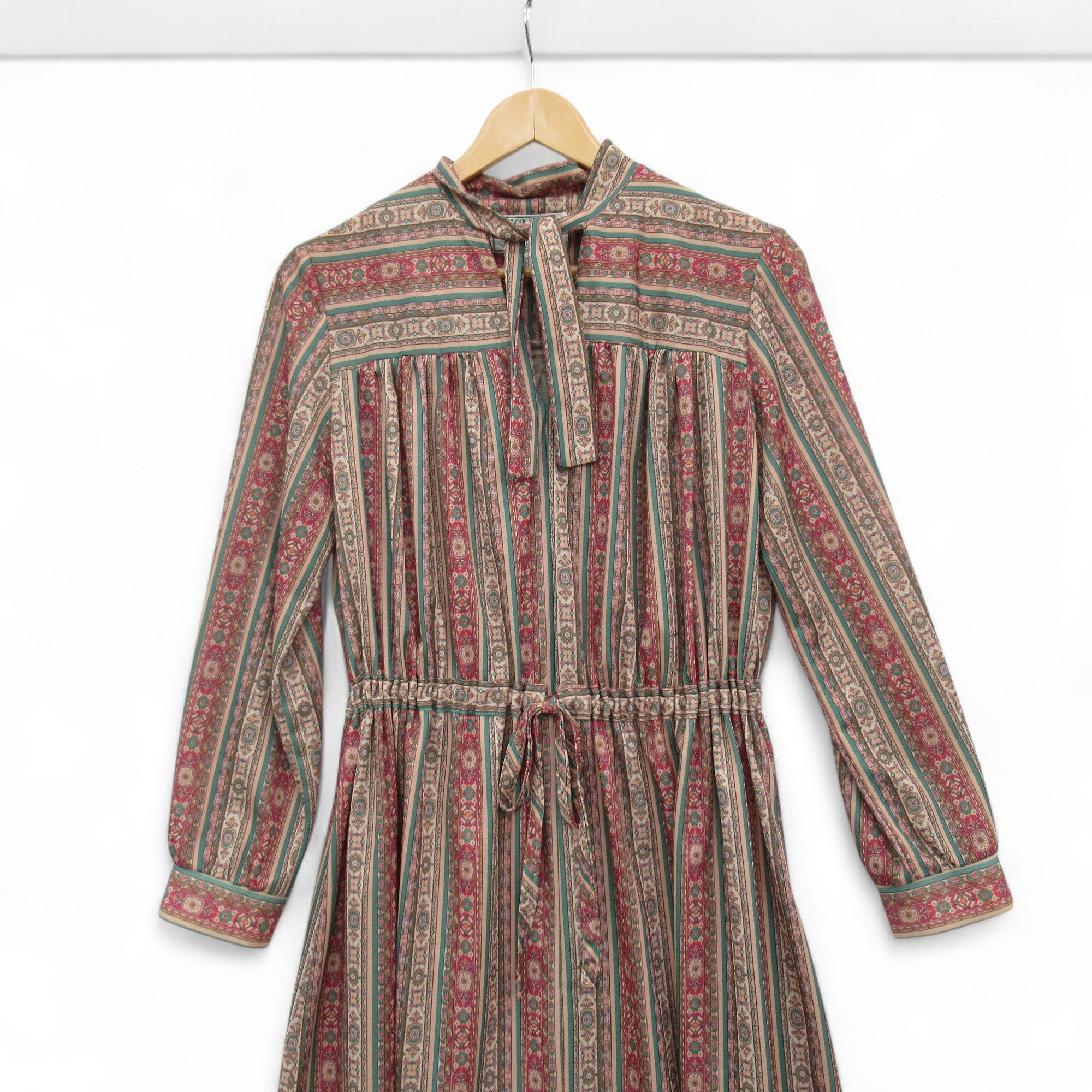 top image for English Lady Vintage Tea Dress UK 14 Multicoloured Womenswear | Pre-loved